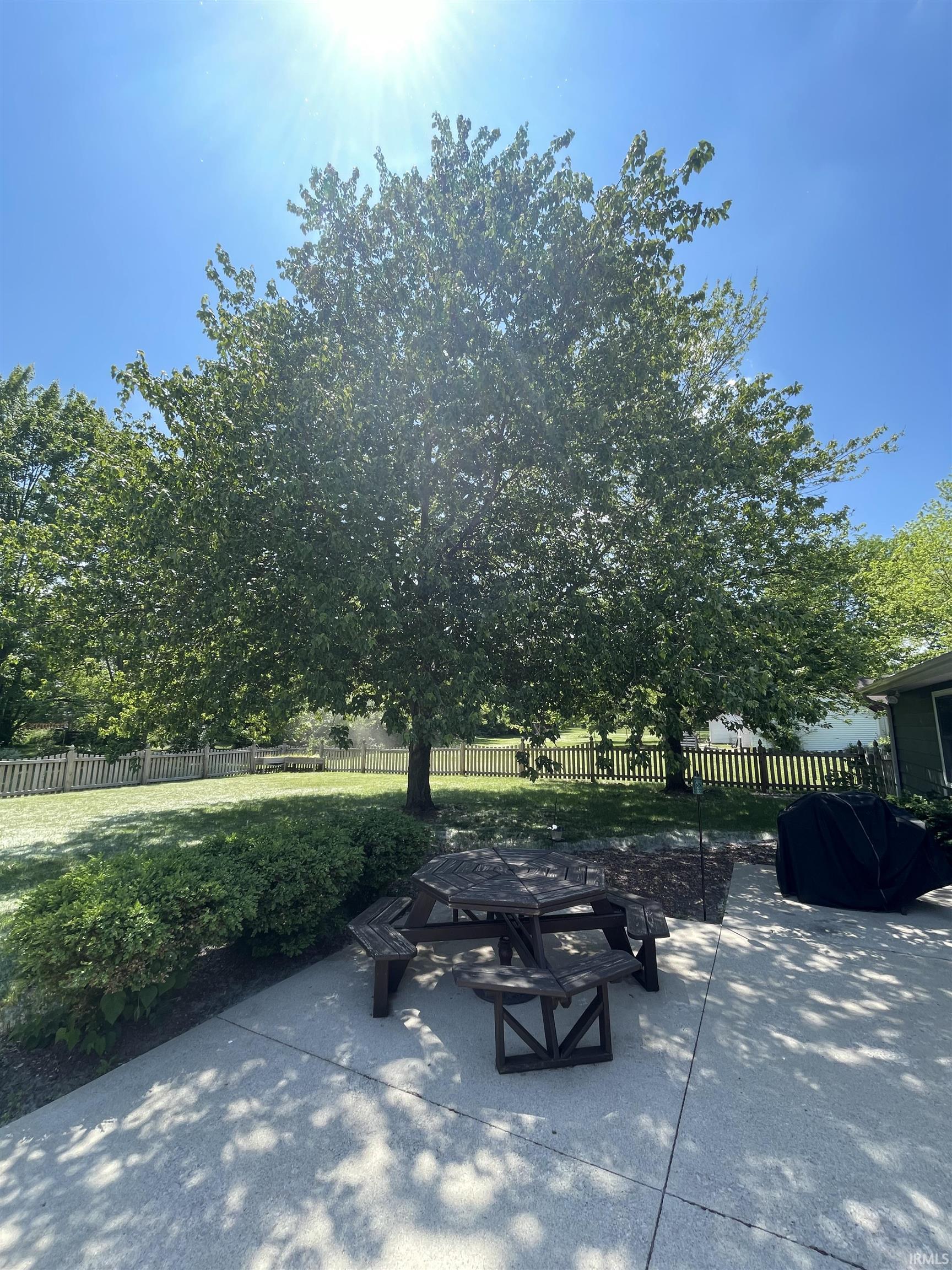10509 Hickory Tree