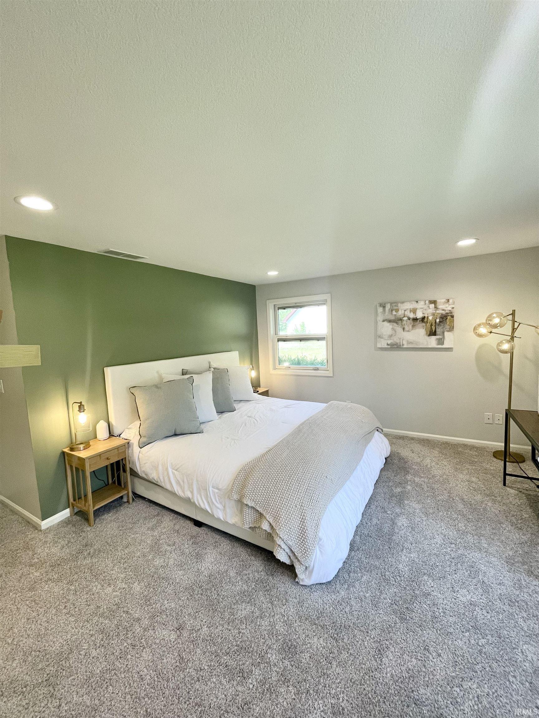 10509 Hickory Tree
