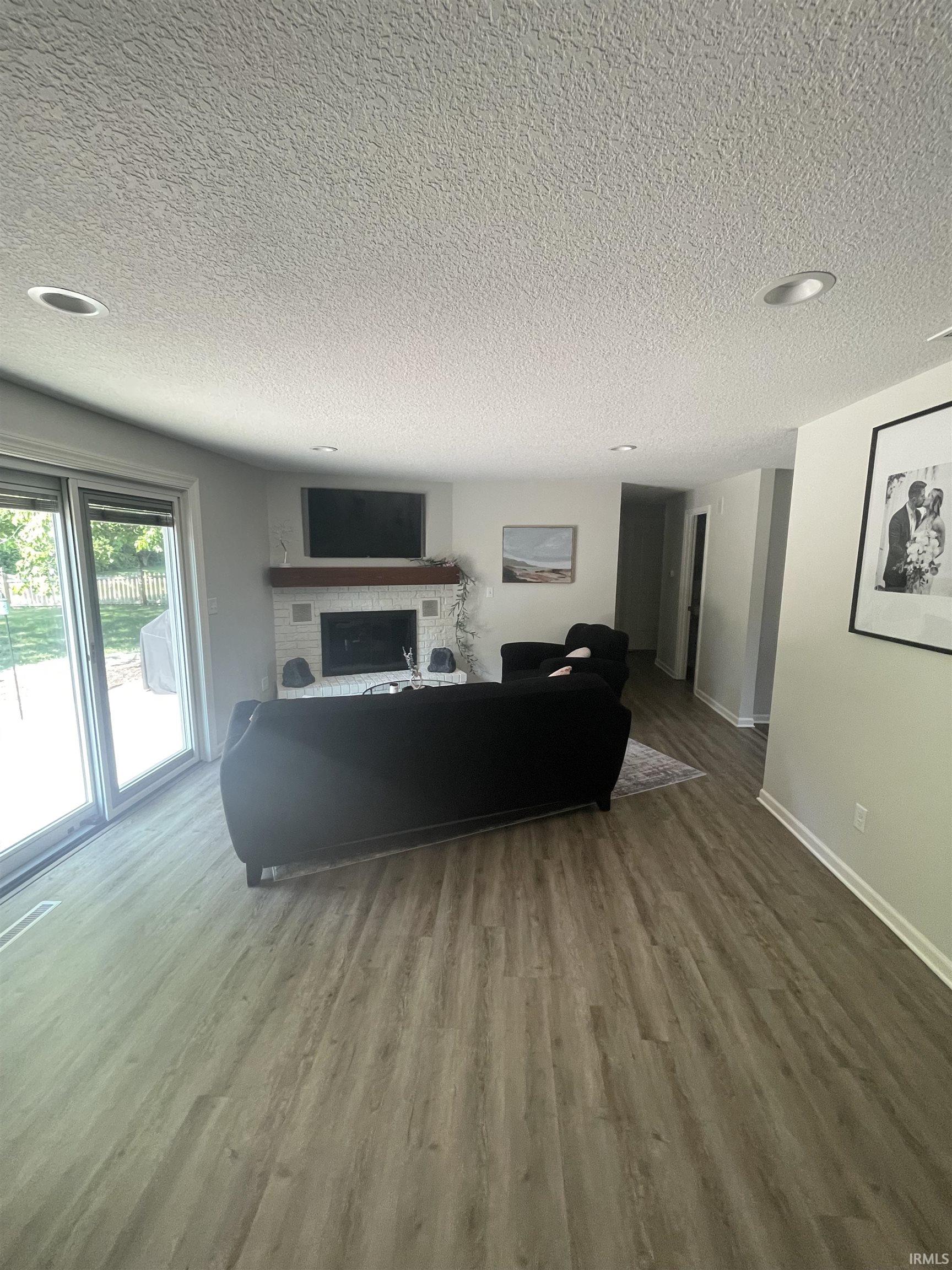 10509 Hickory Tree