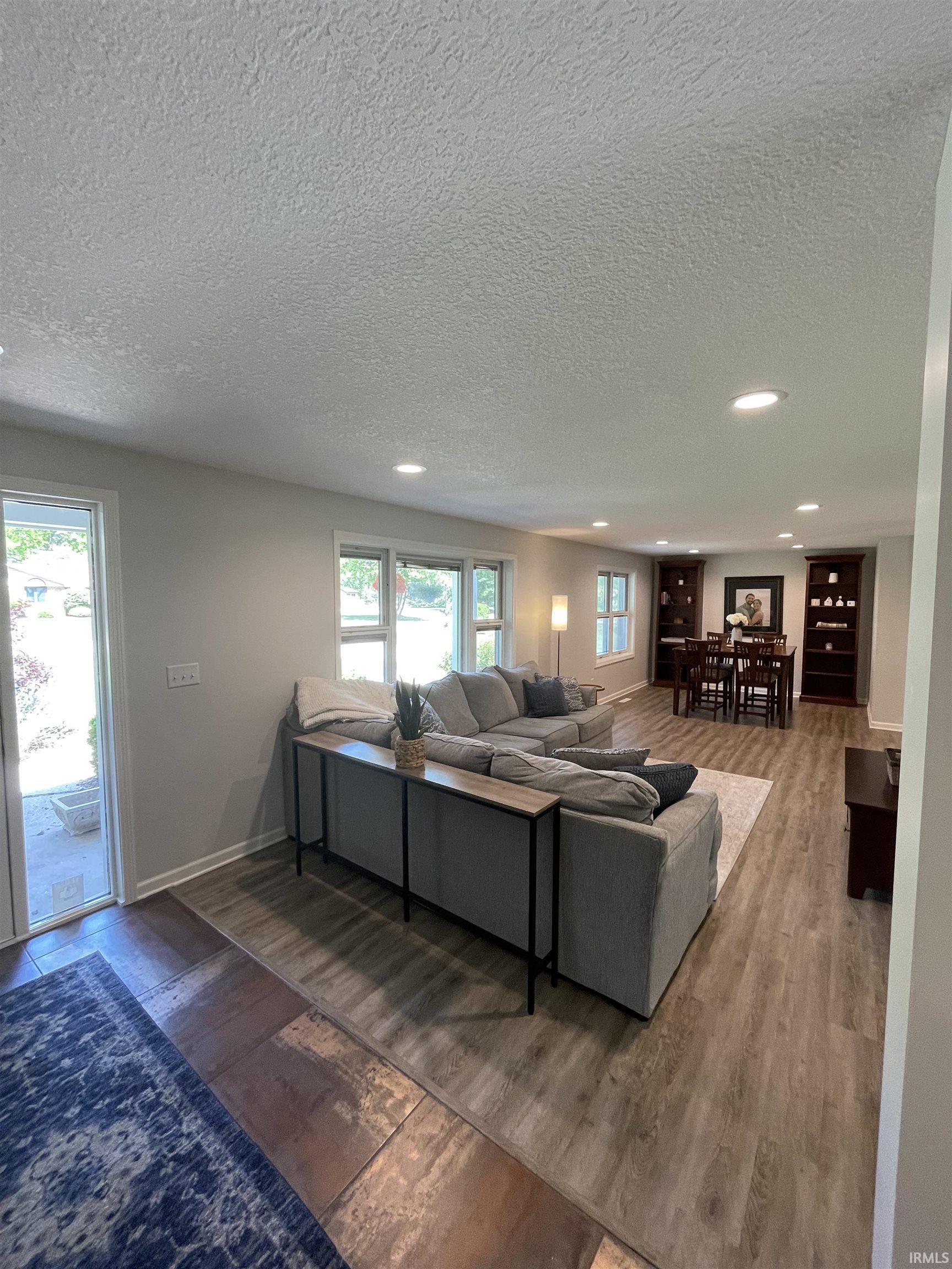 10509 Hickory Tree