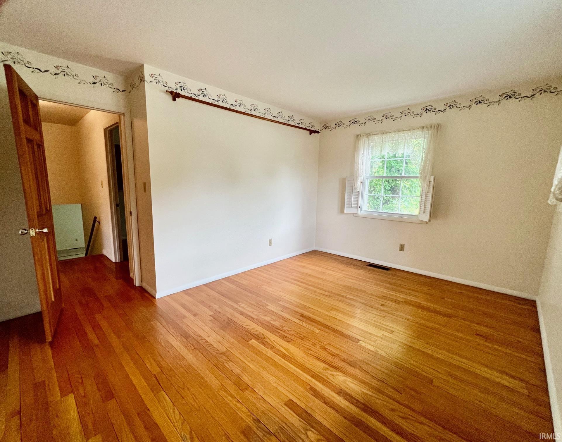 1718 Maplewood