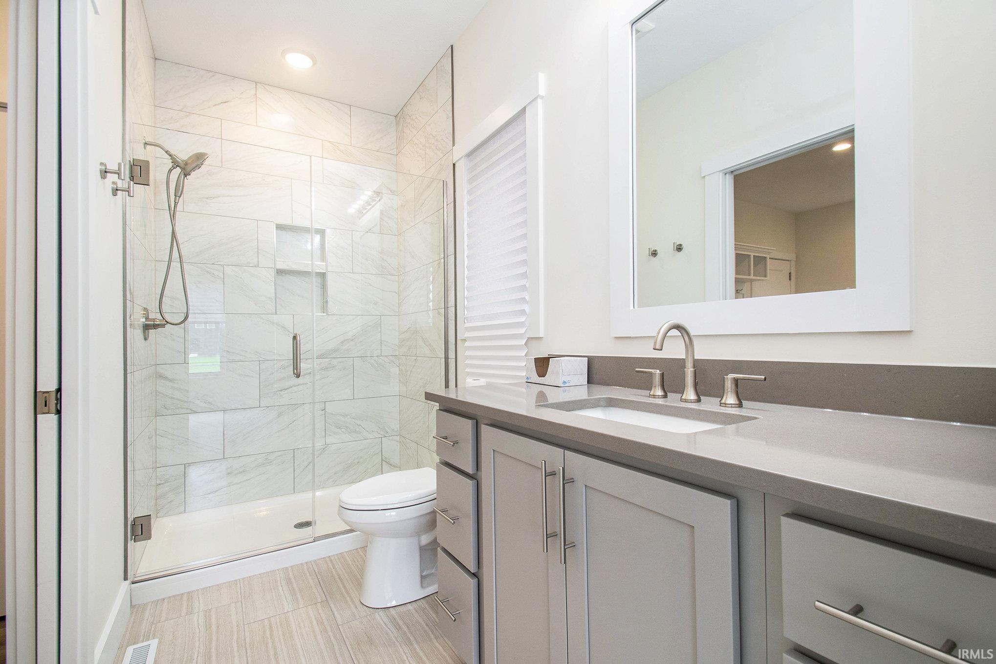 11270 Albany Ridge