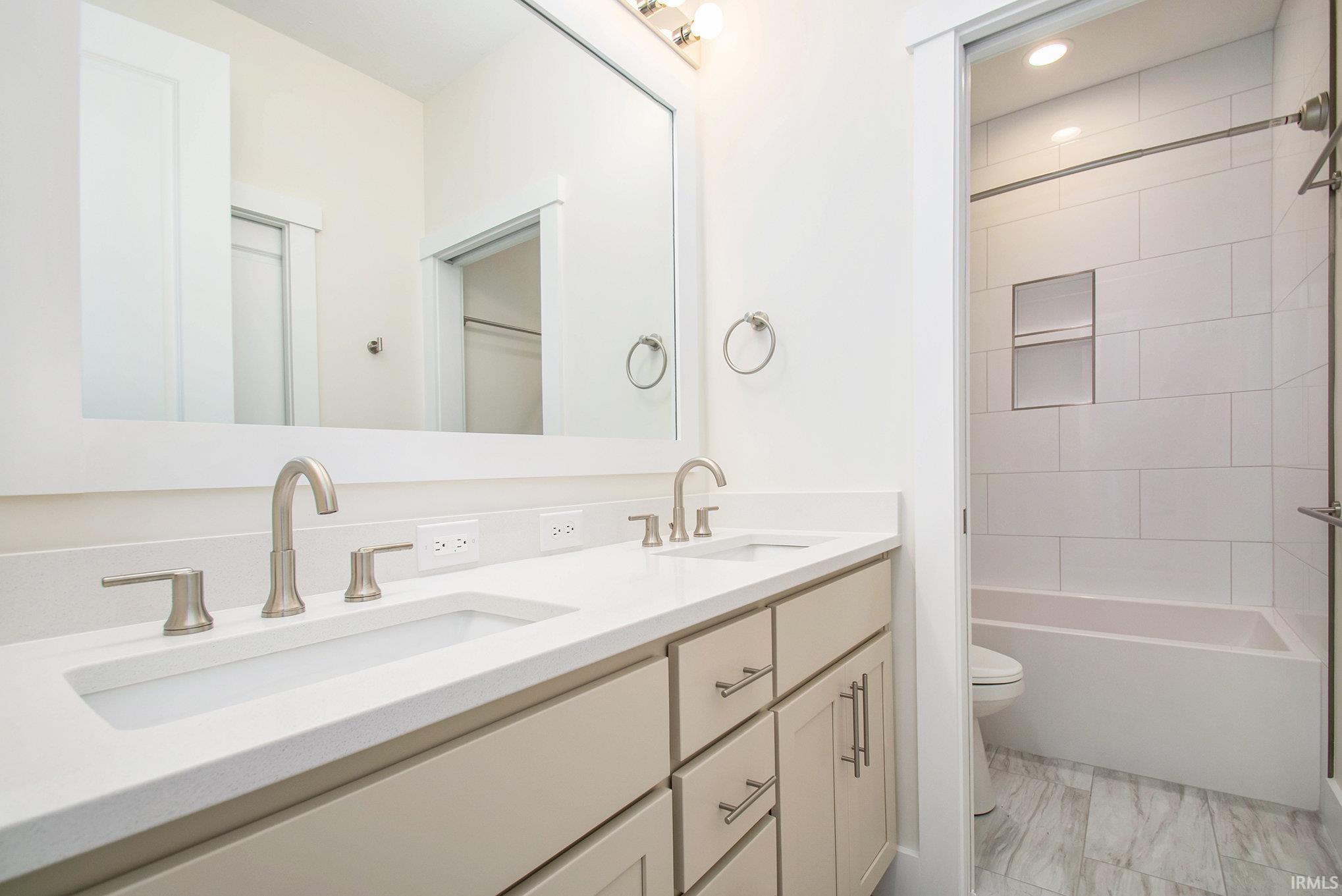 11270 Albany Ridge