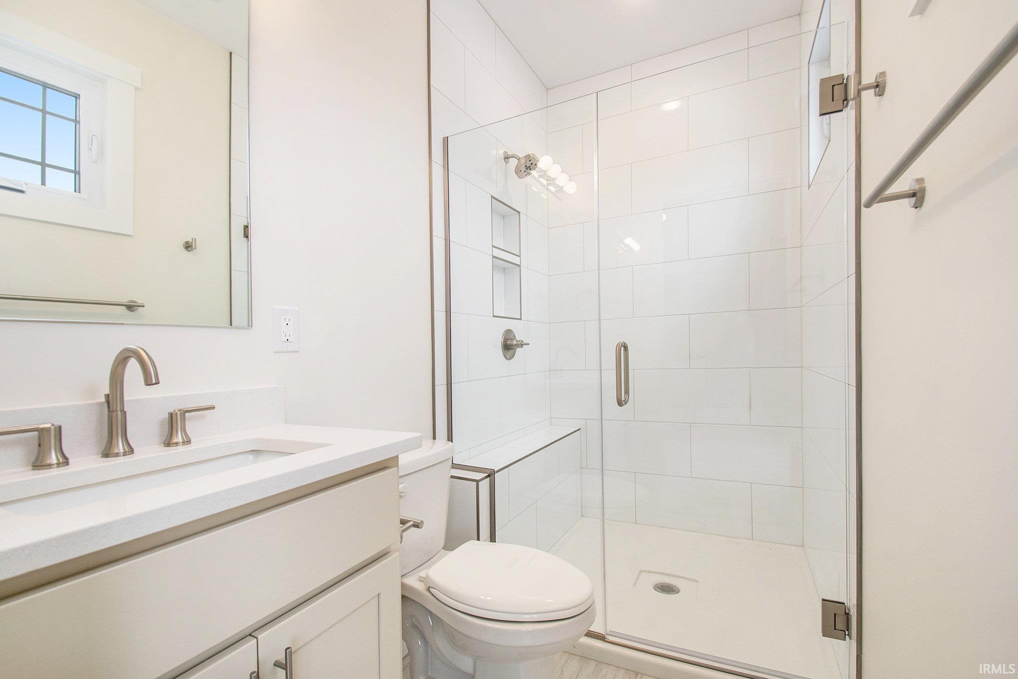 11270 Albany Ridge