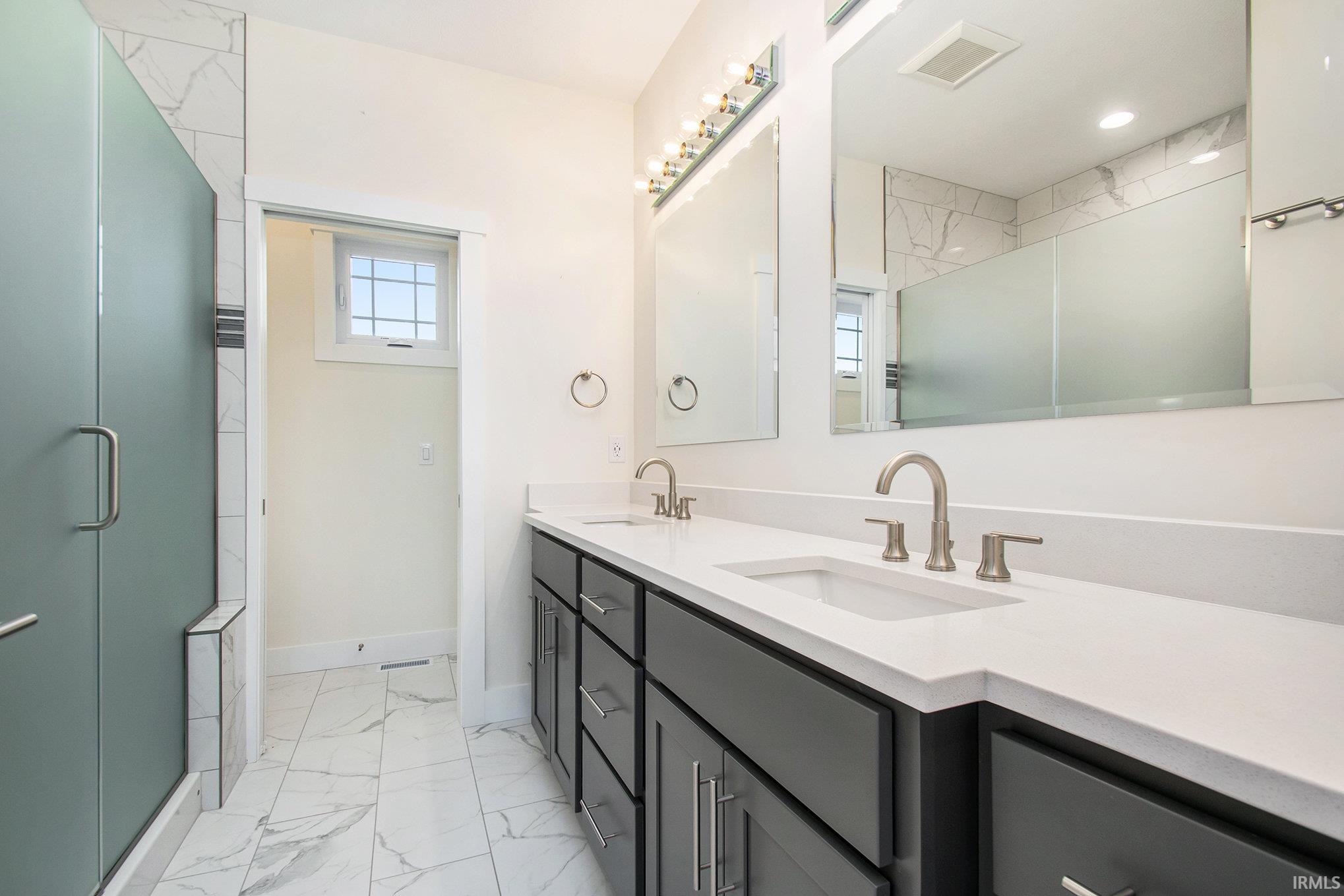 11270 Albany Ridge