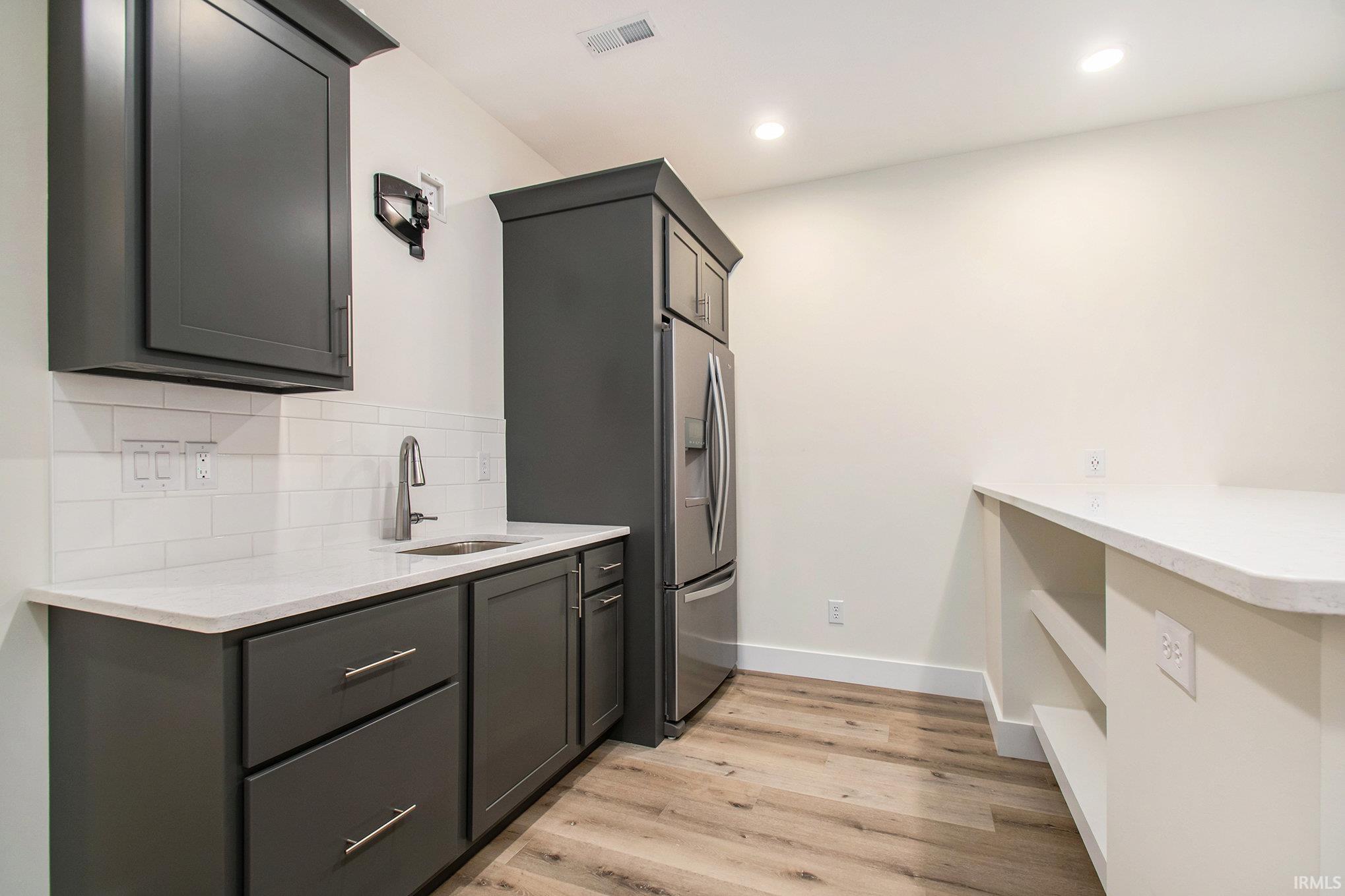 11270 Albany Ridge
