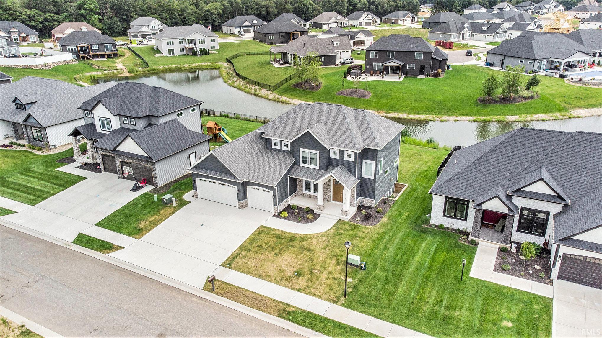 11270 Albany Ridge