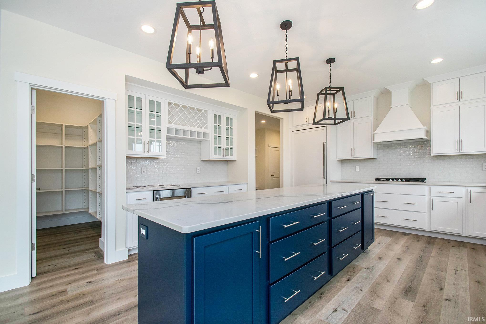 11270 Albany Ridge