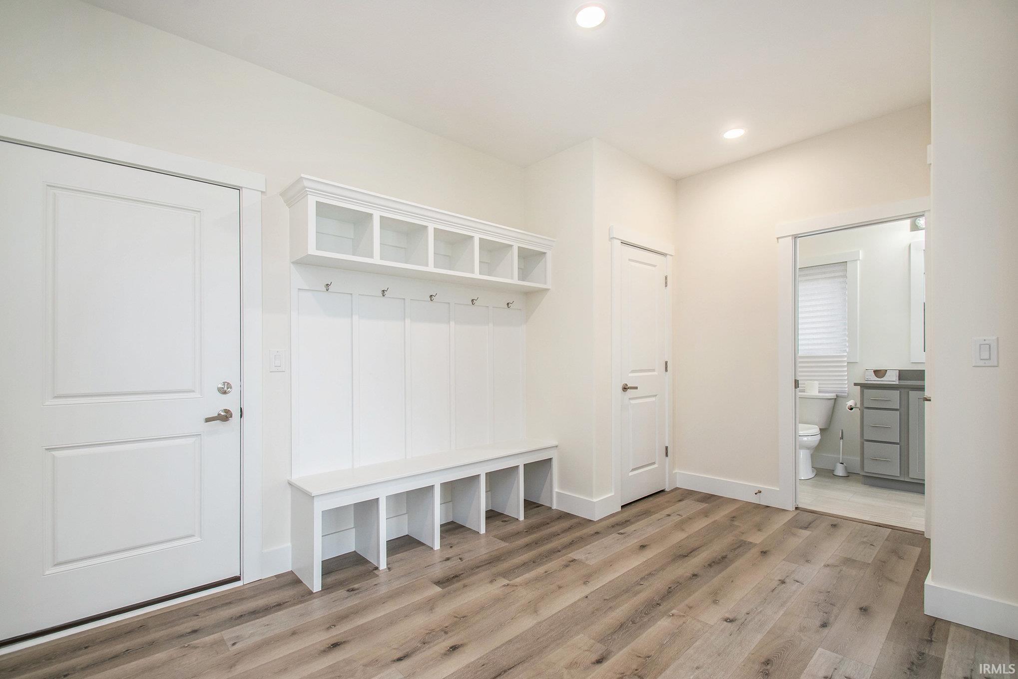 11270 Albany Ridge