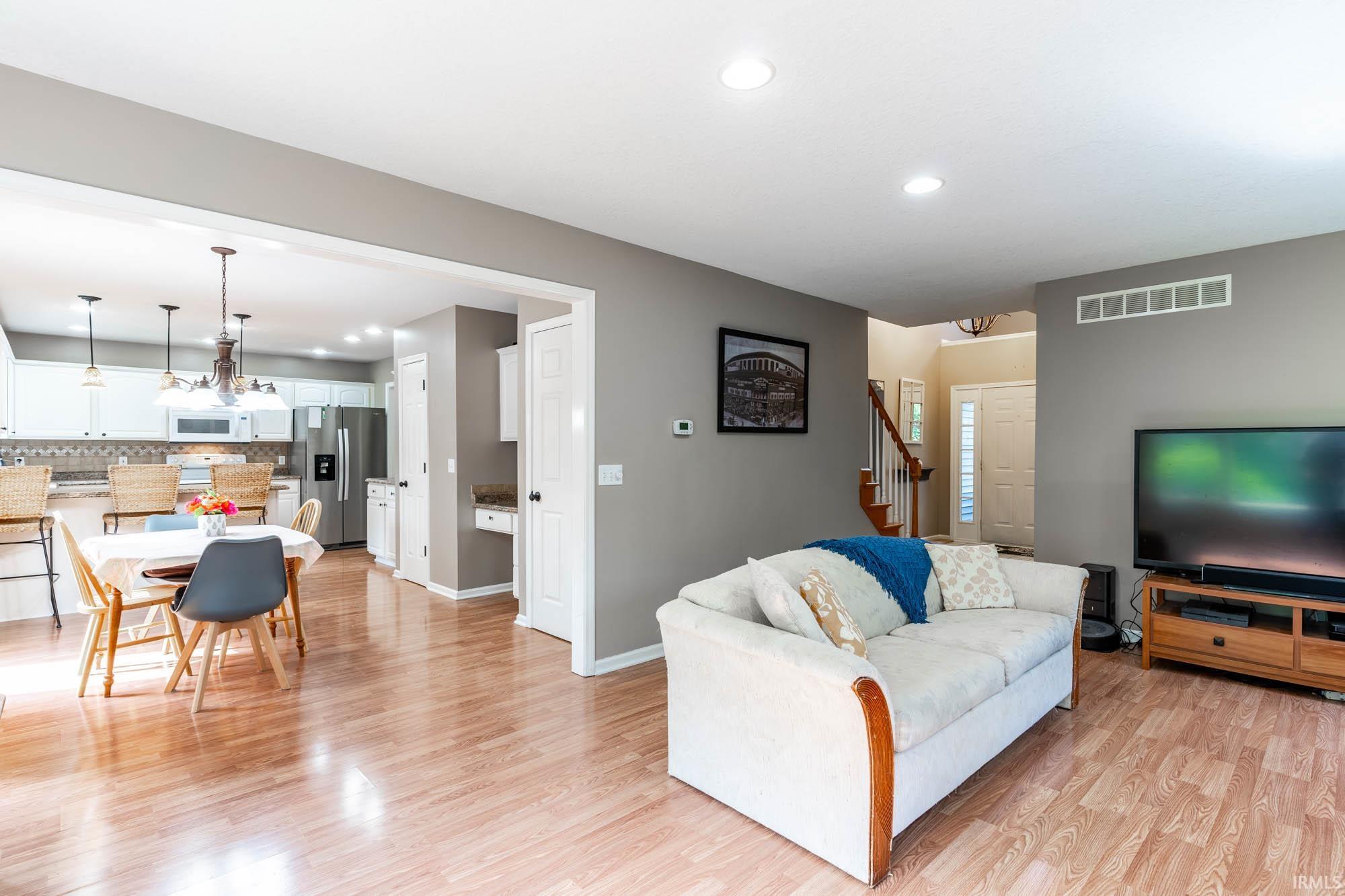 1632 Thistle