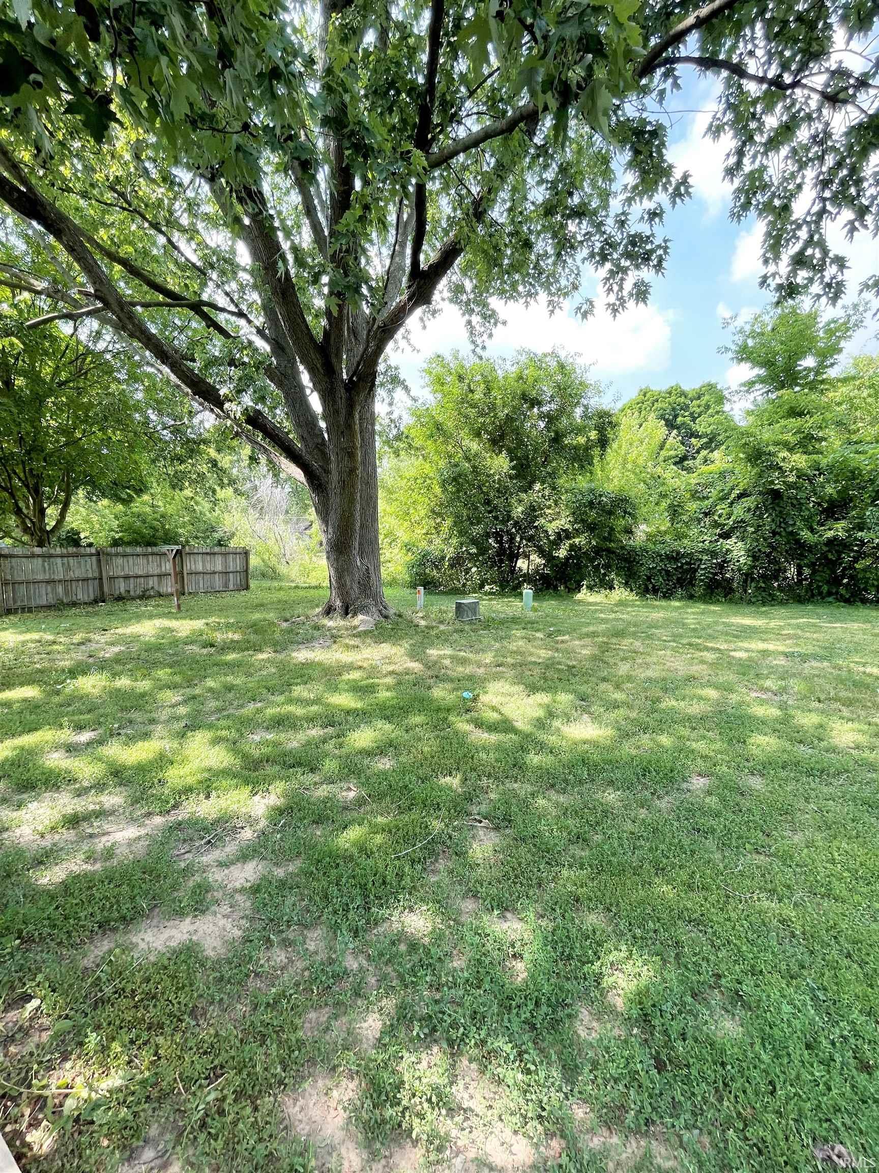 1212 Mcintyre