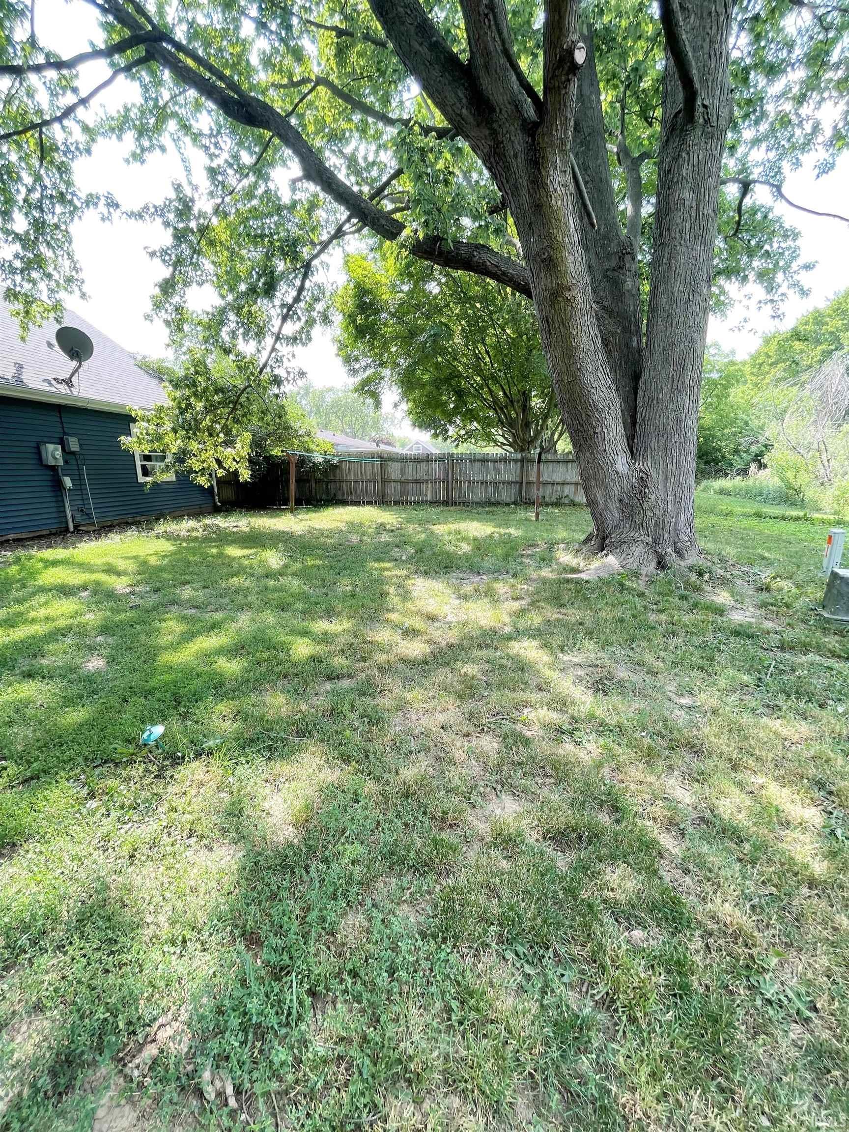 1212 Mcintyre