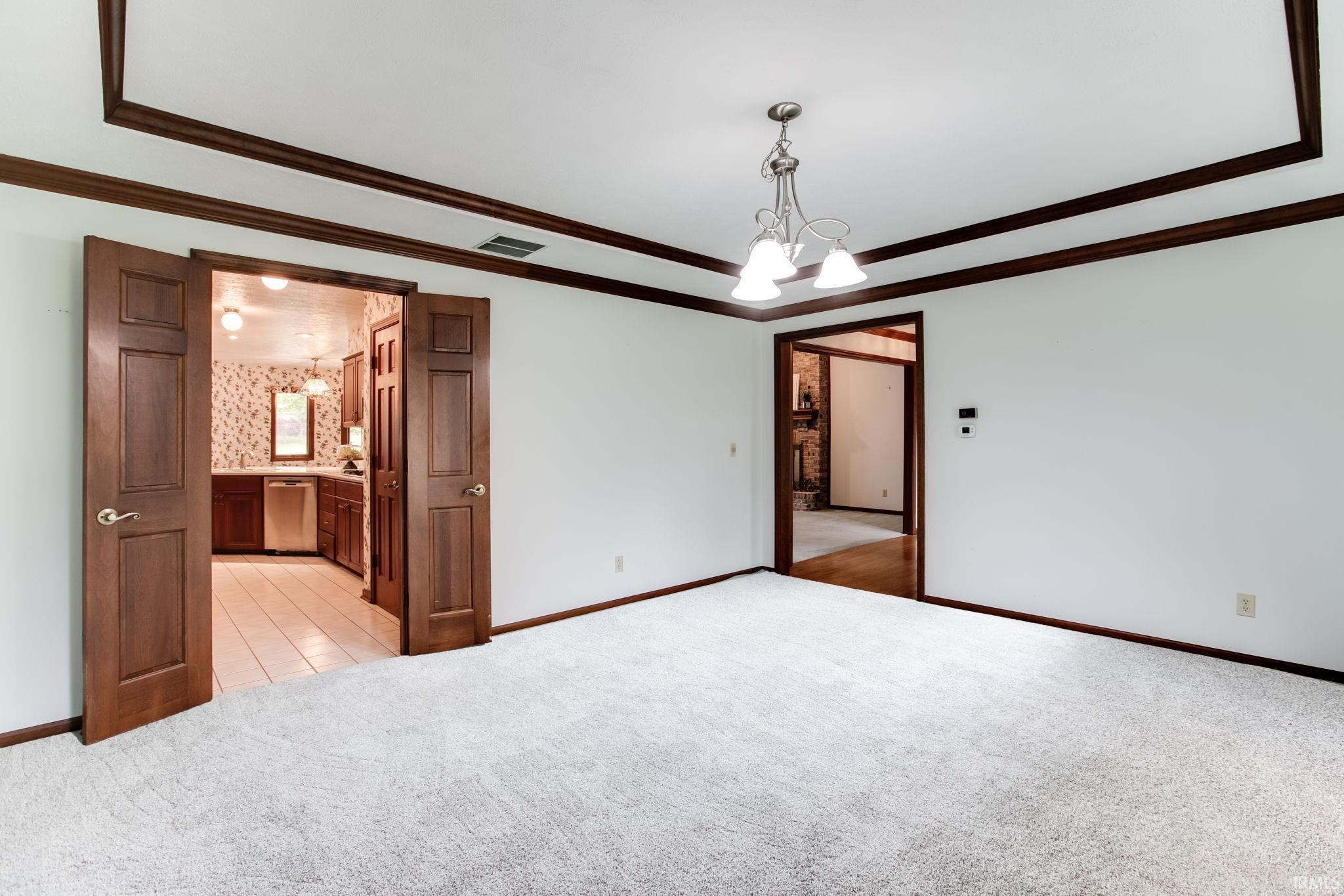 51851 Lake Knoll