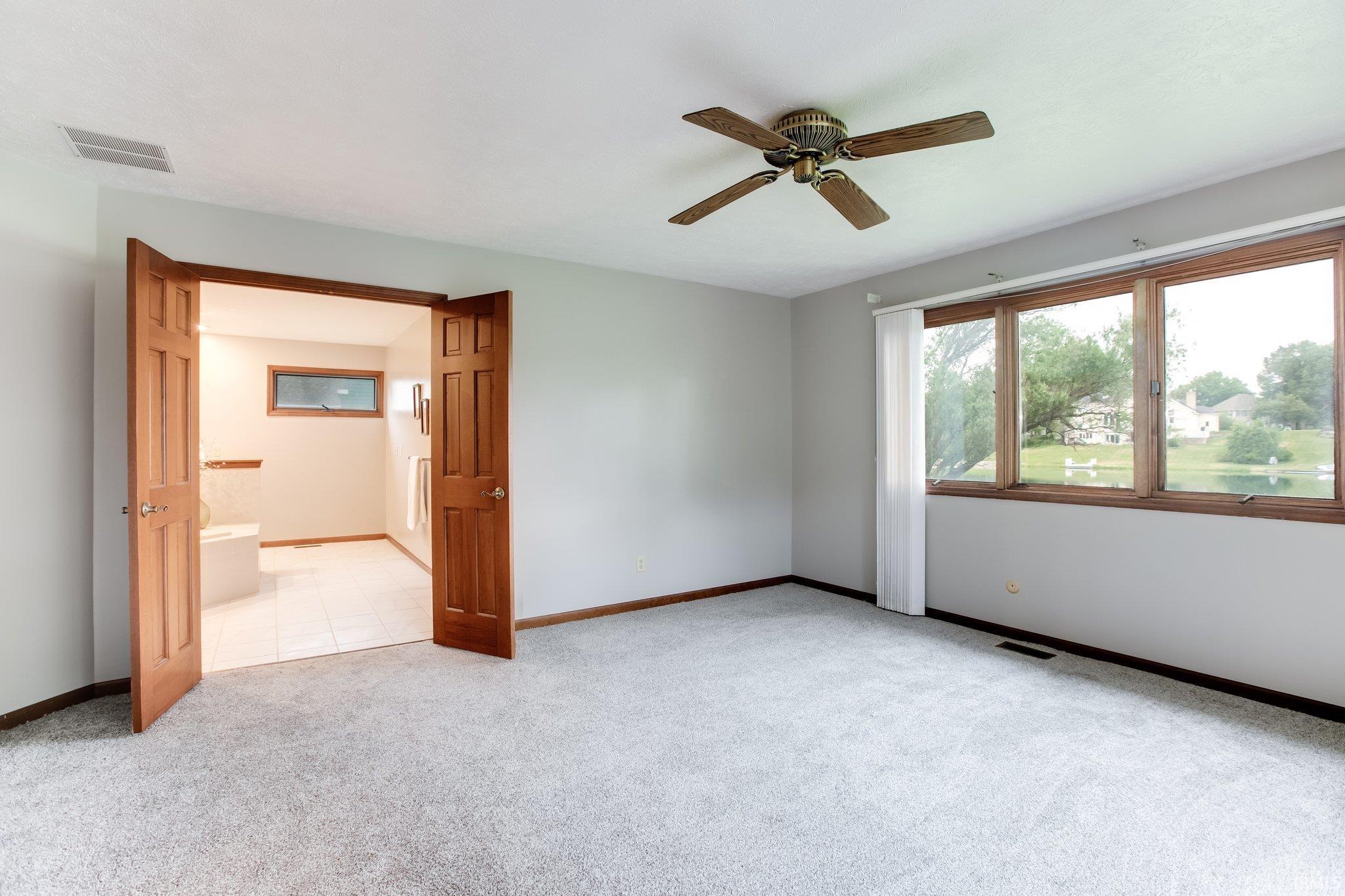 51851 Lake Knoll