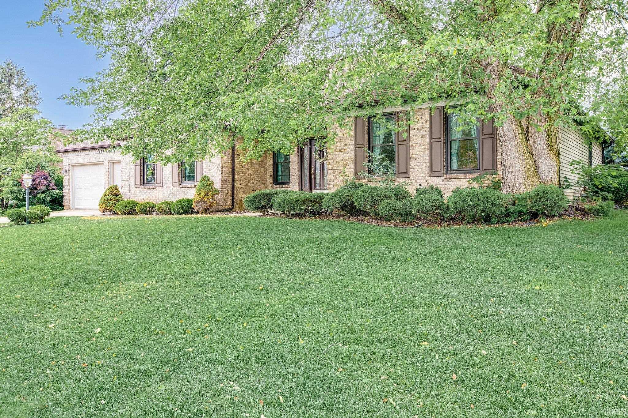 51851 Lake Knoll