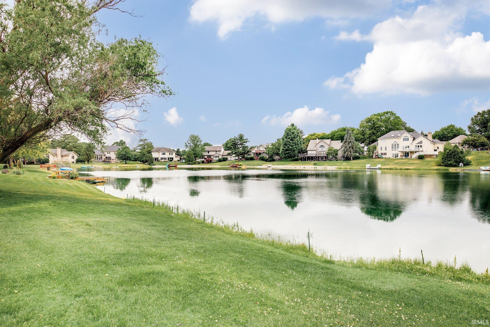 51851 Lake Knoll