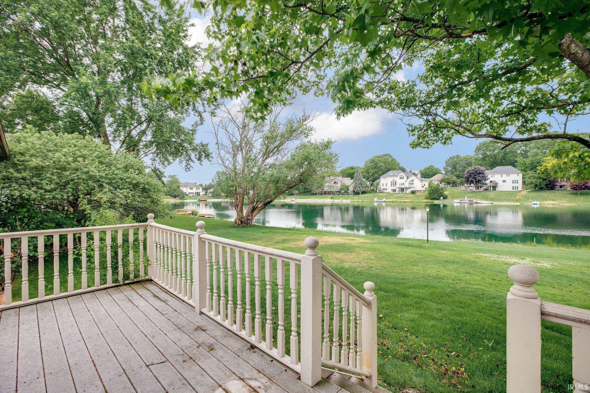 51851 Lake Knoll