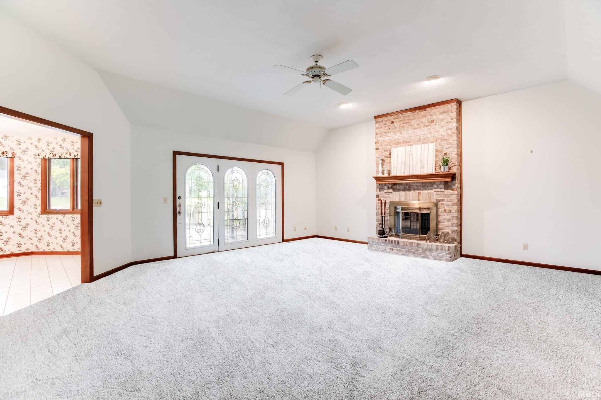 51851 Lake Knoll