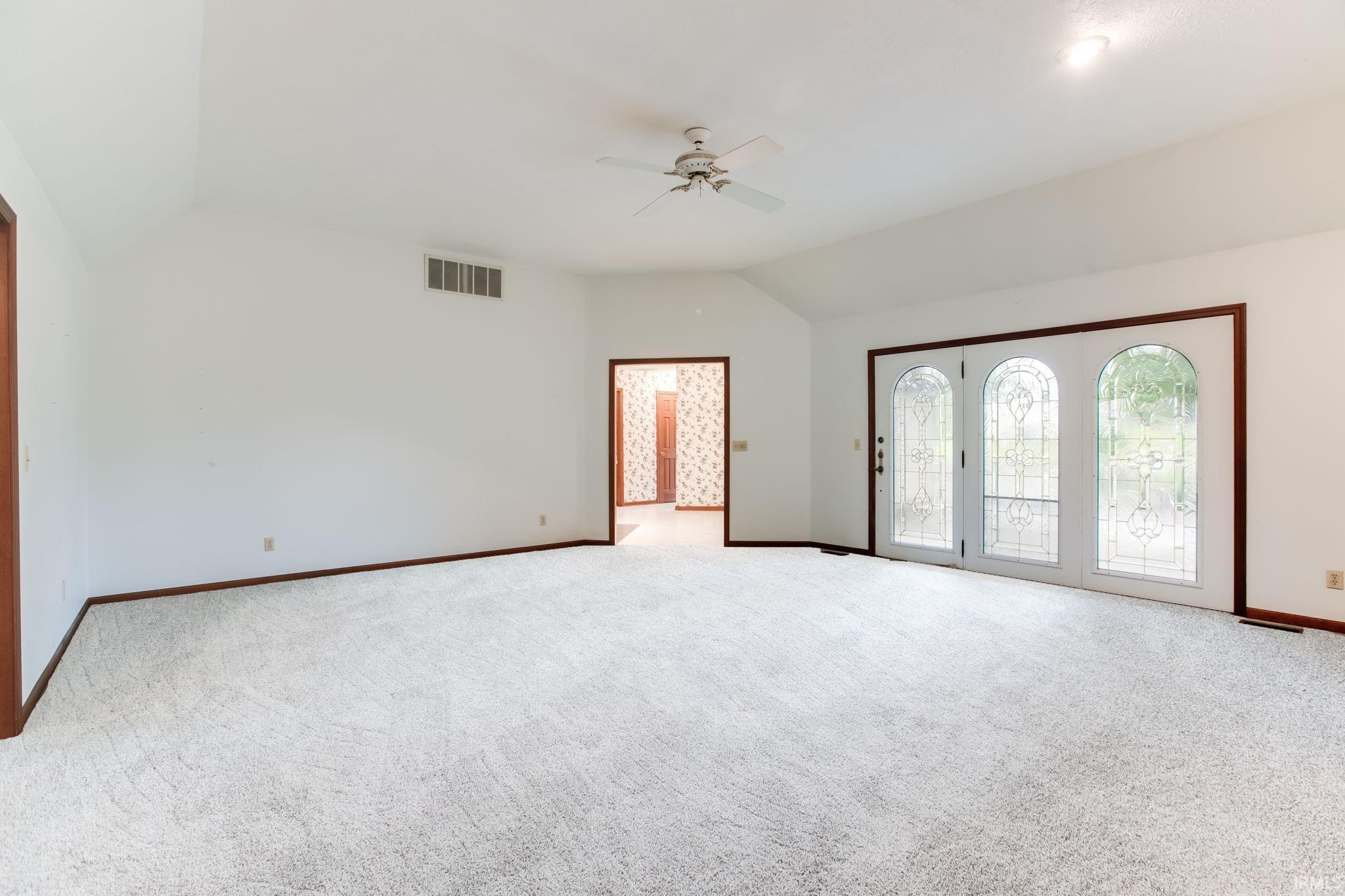 51851 Lake Knoll