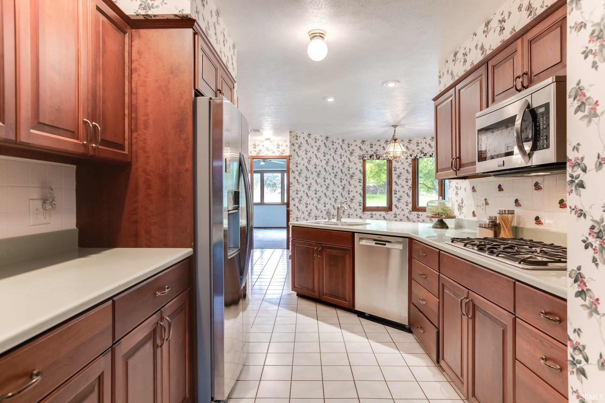 51851 Lake Knoll