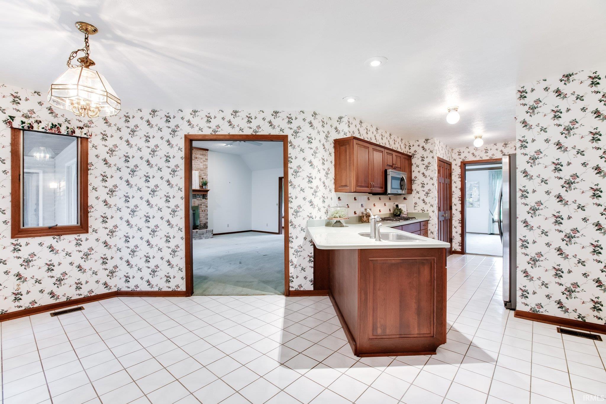 51851 Lake Knoll