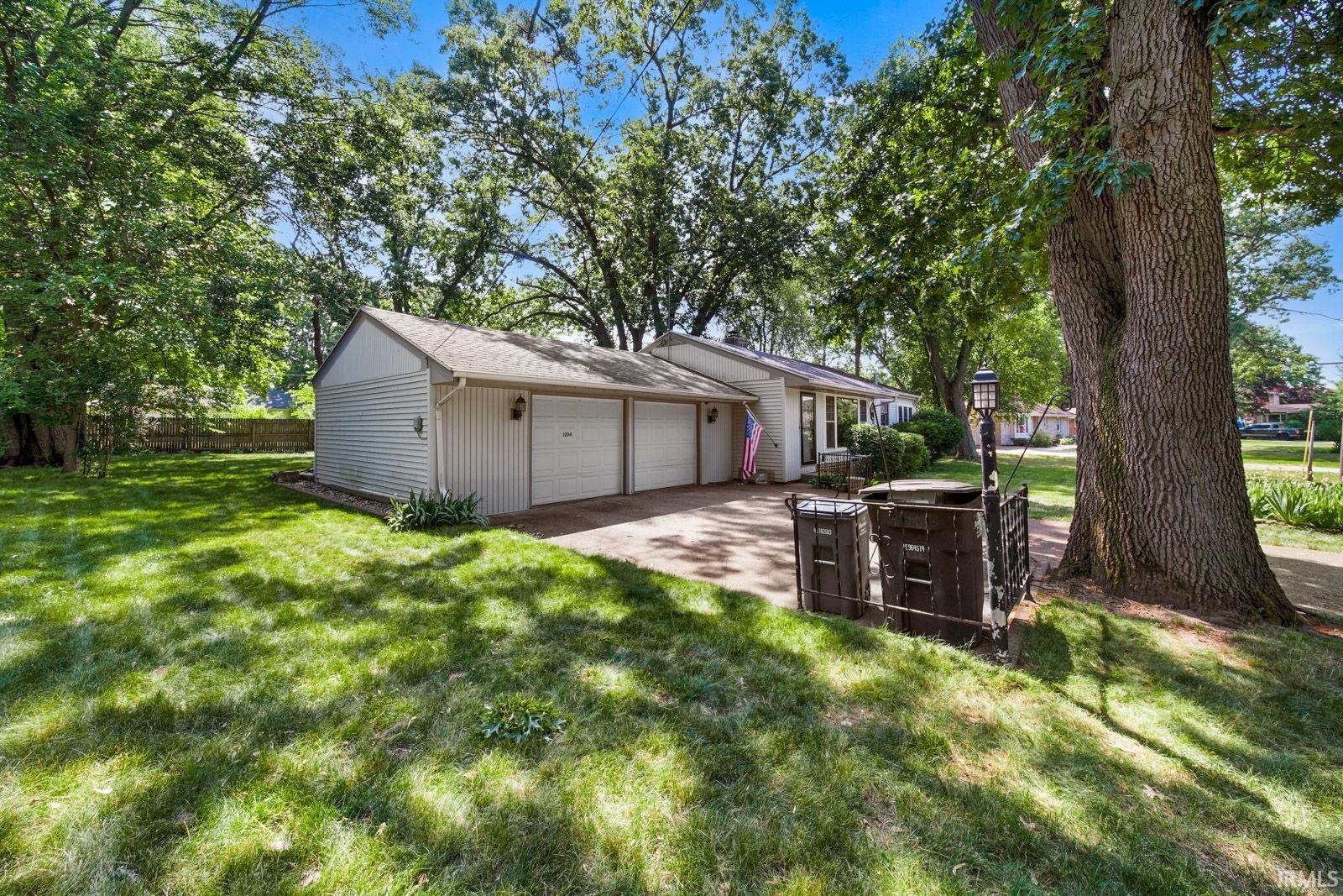 1204 Kenmore