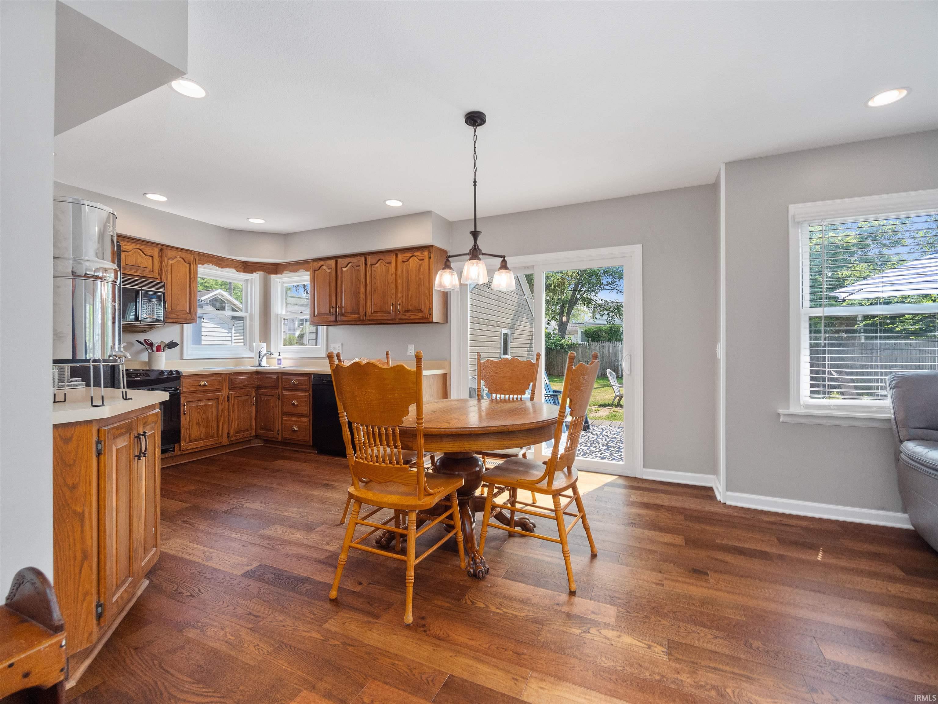 1702 Pemberton