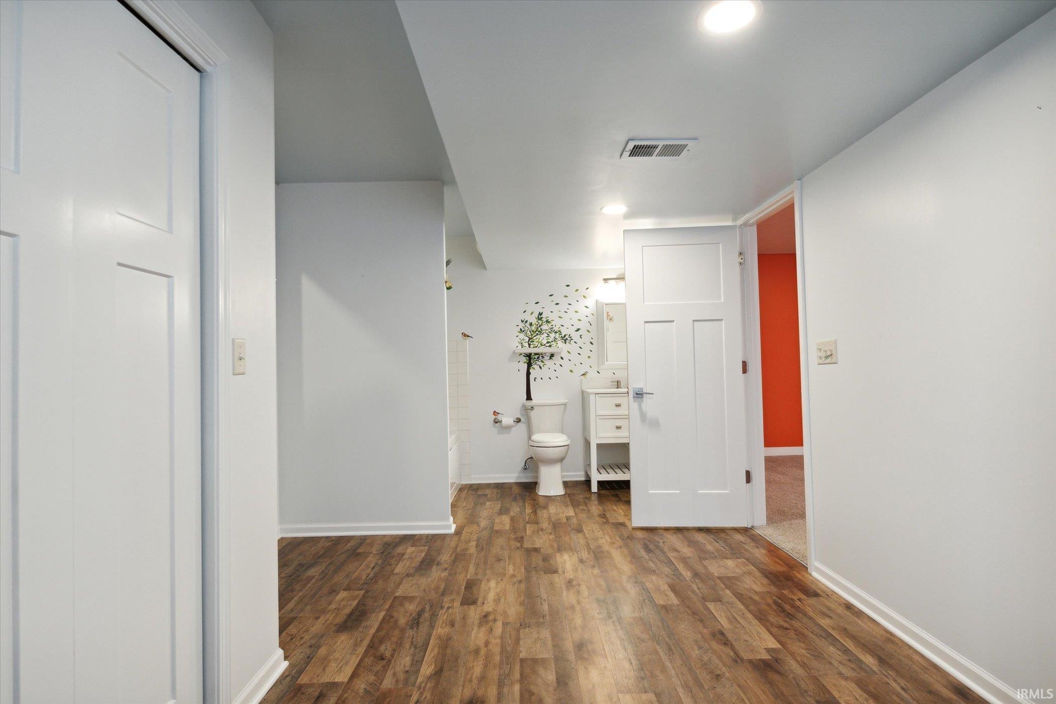 50881 Forest Lake