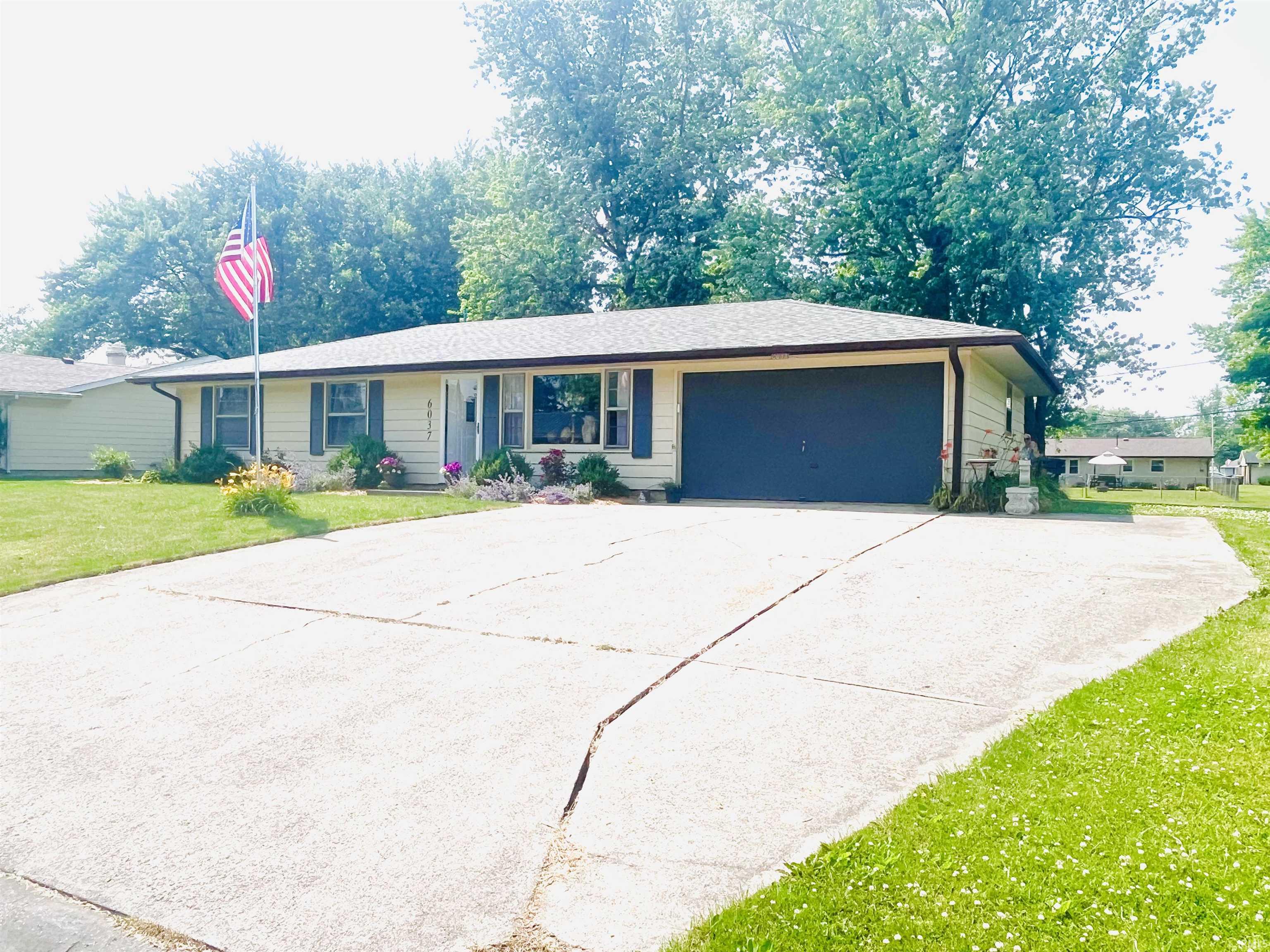 6037 Glenview