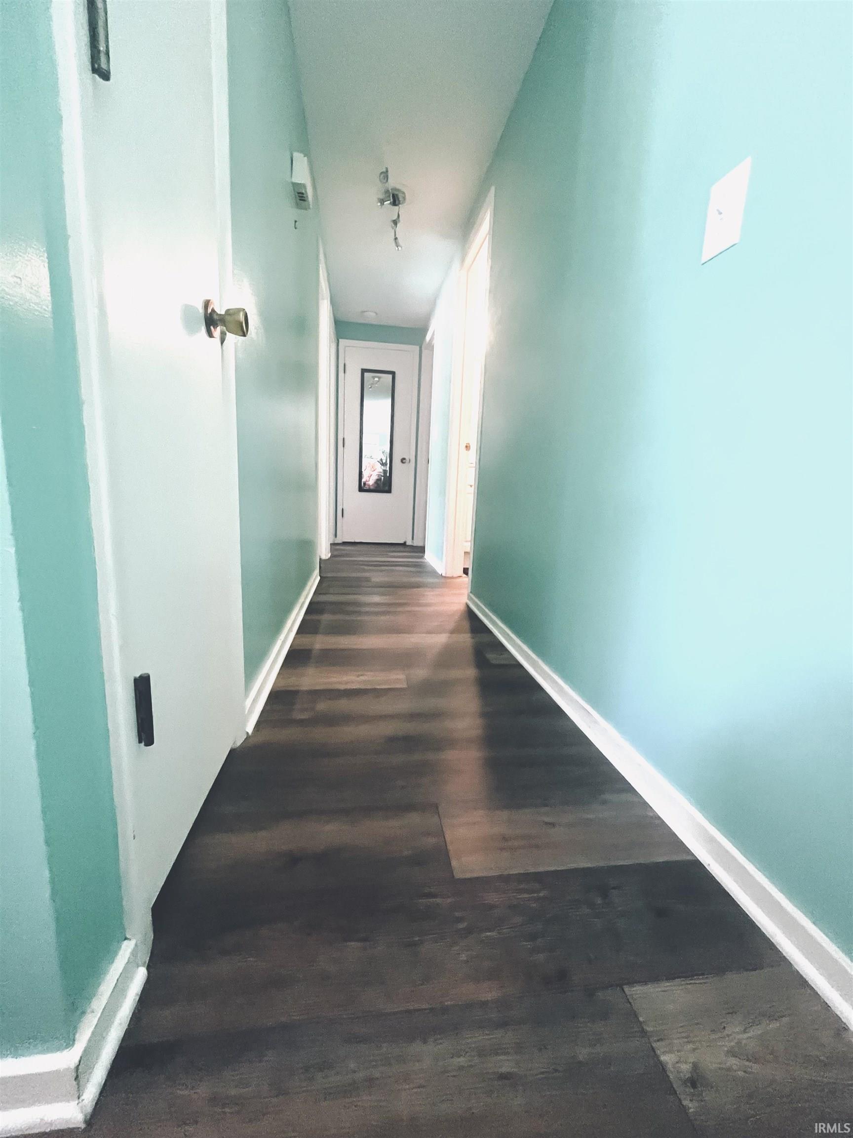 6037 Glenview
