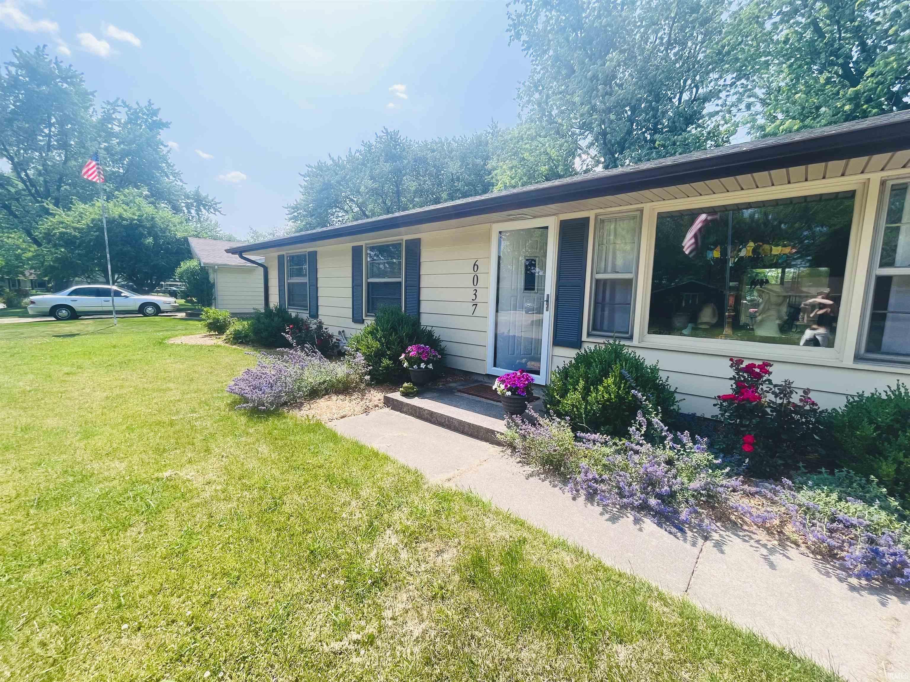 6037 Glenview