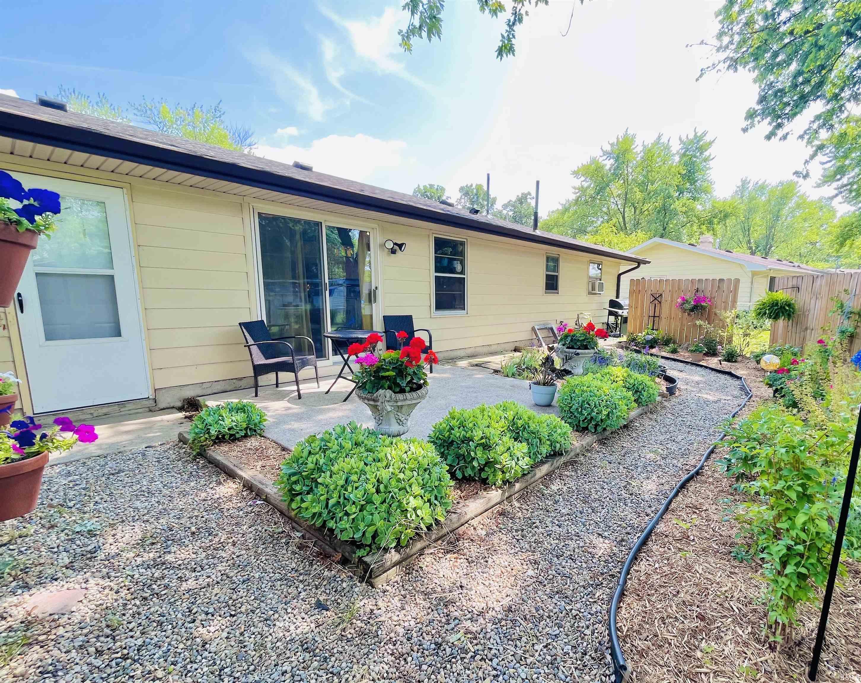 6037 Glenview