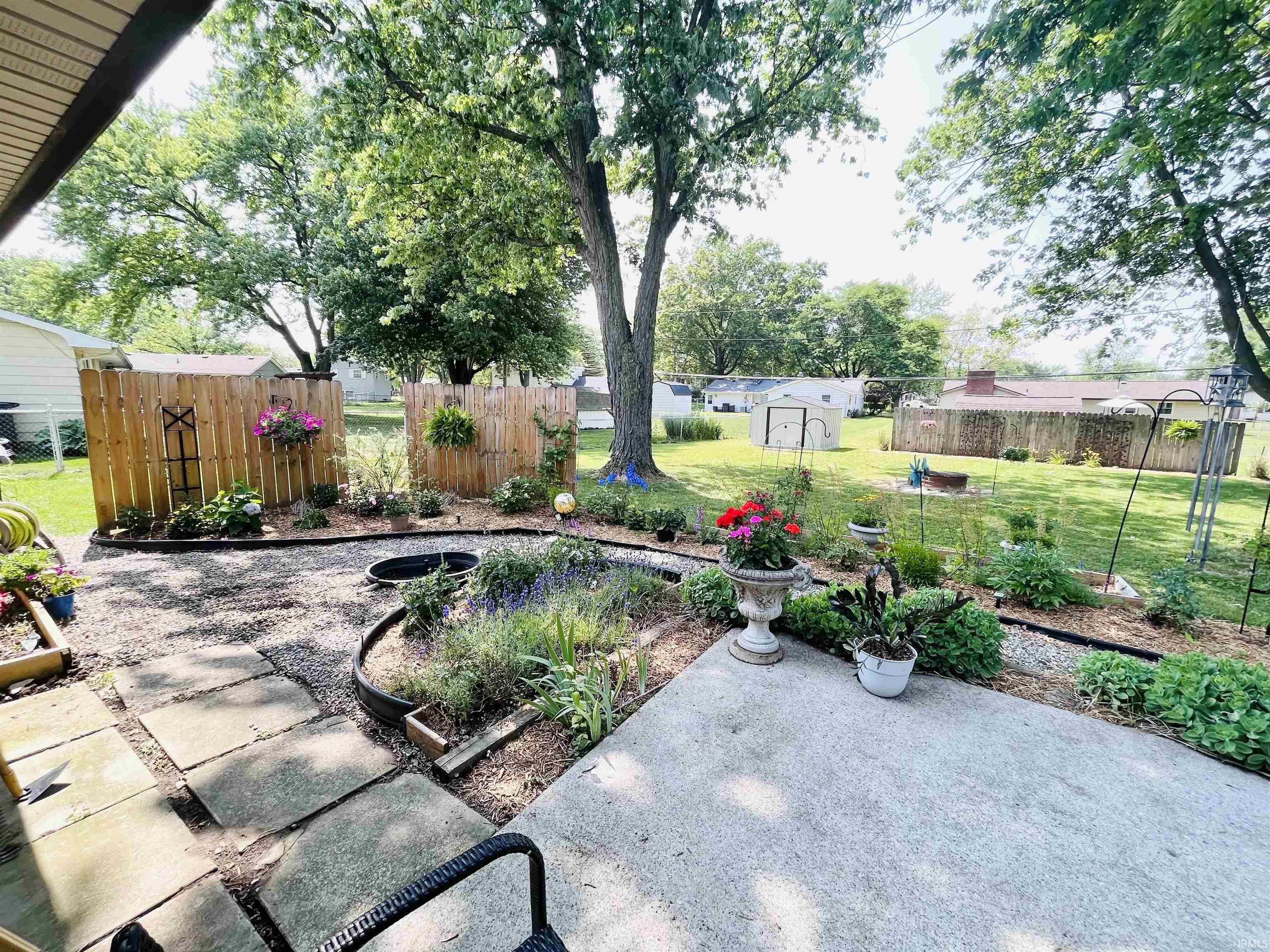 6037 Glenview
