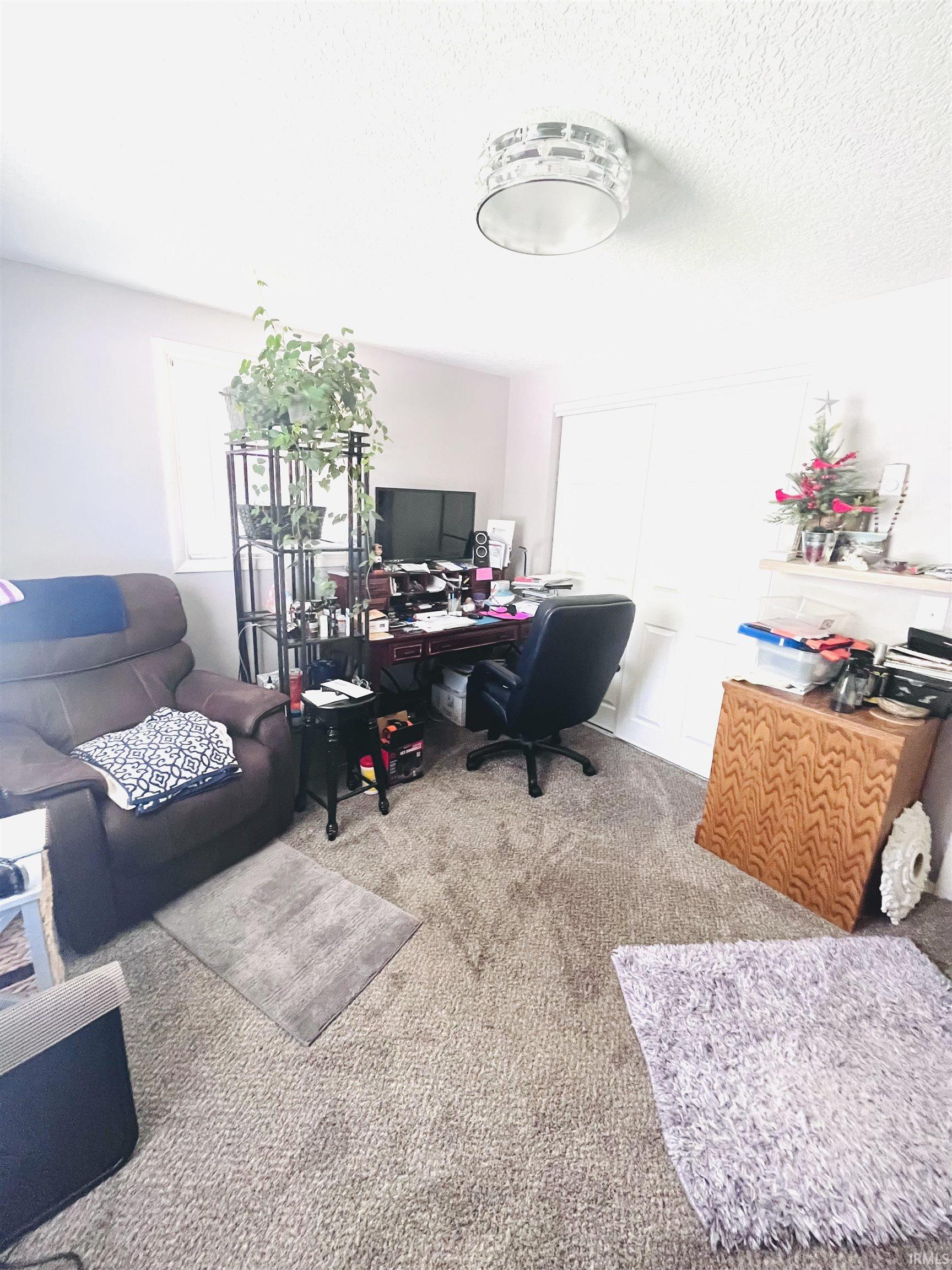 6037 Glenview