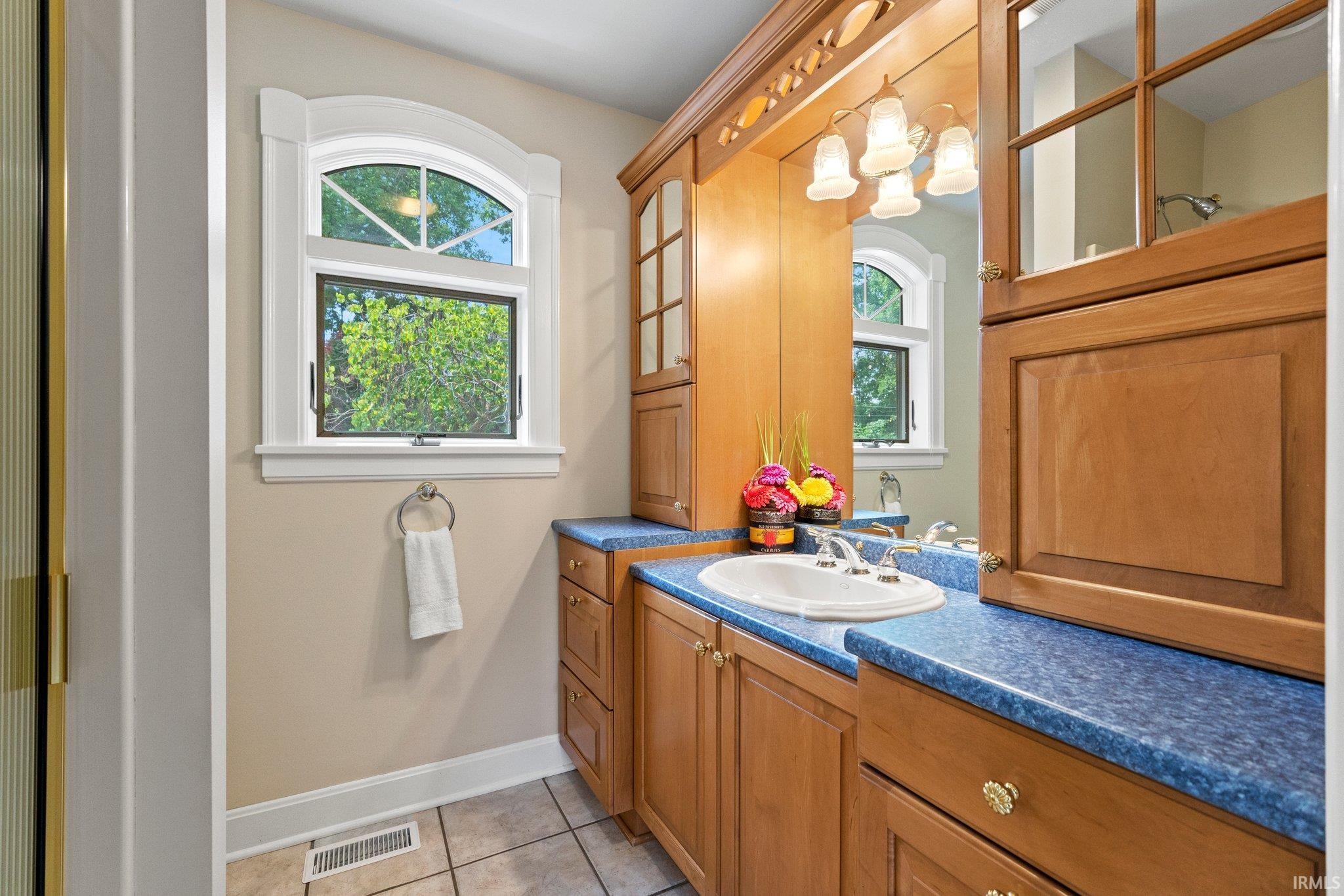 2120 Forest Park