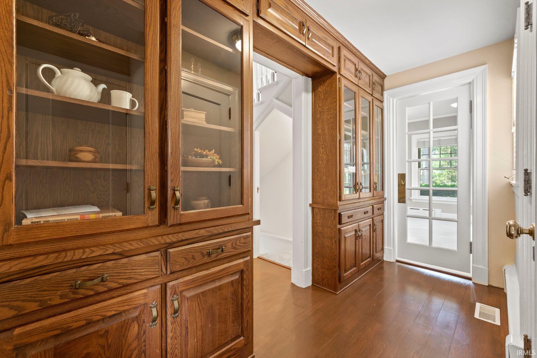 2120 Forest Park