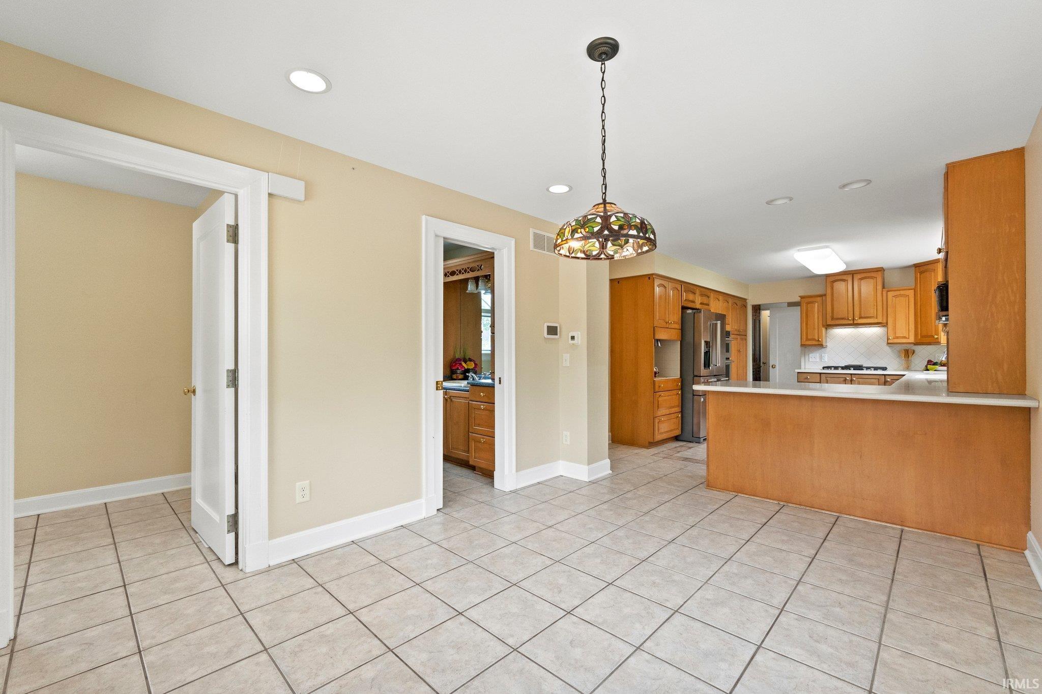 2120 Forest Park