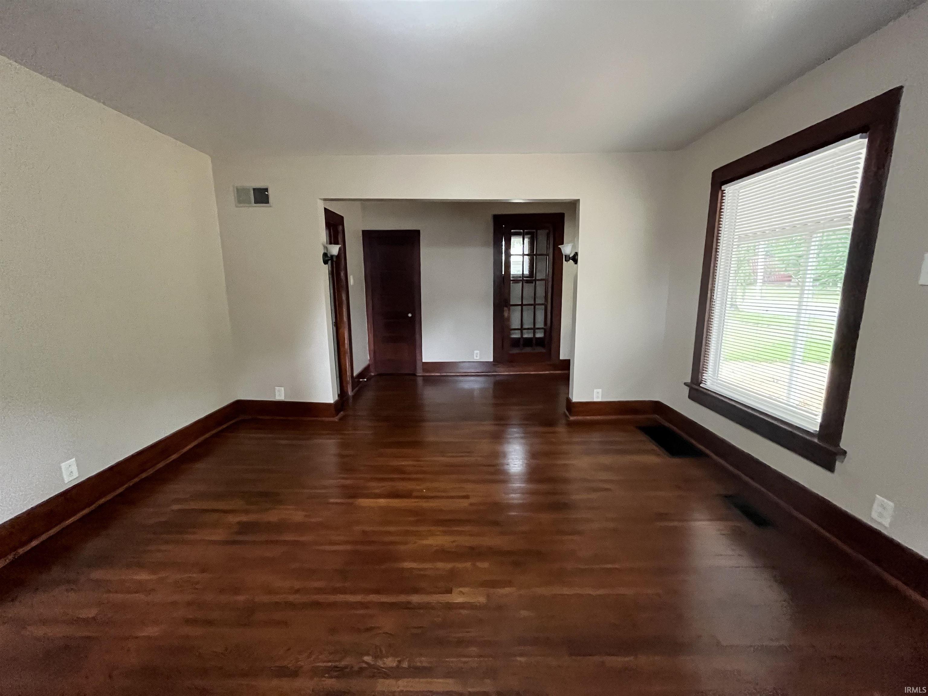 5614 Calhoun