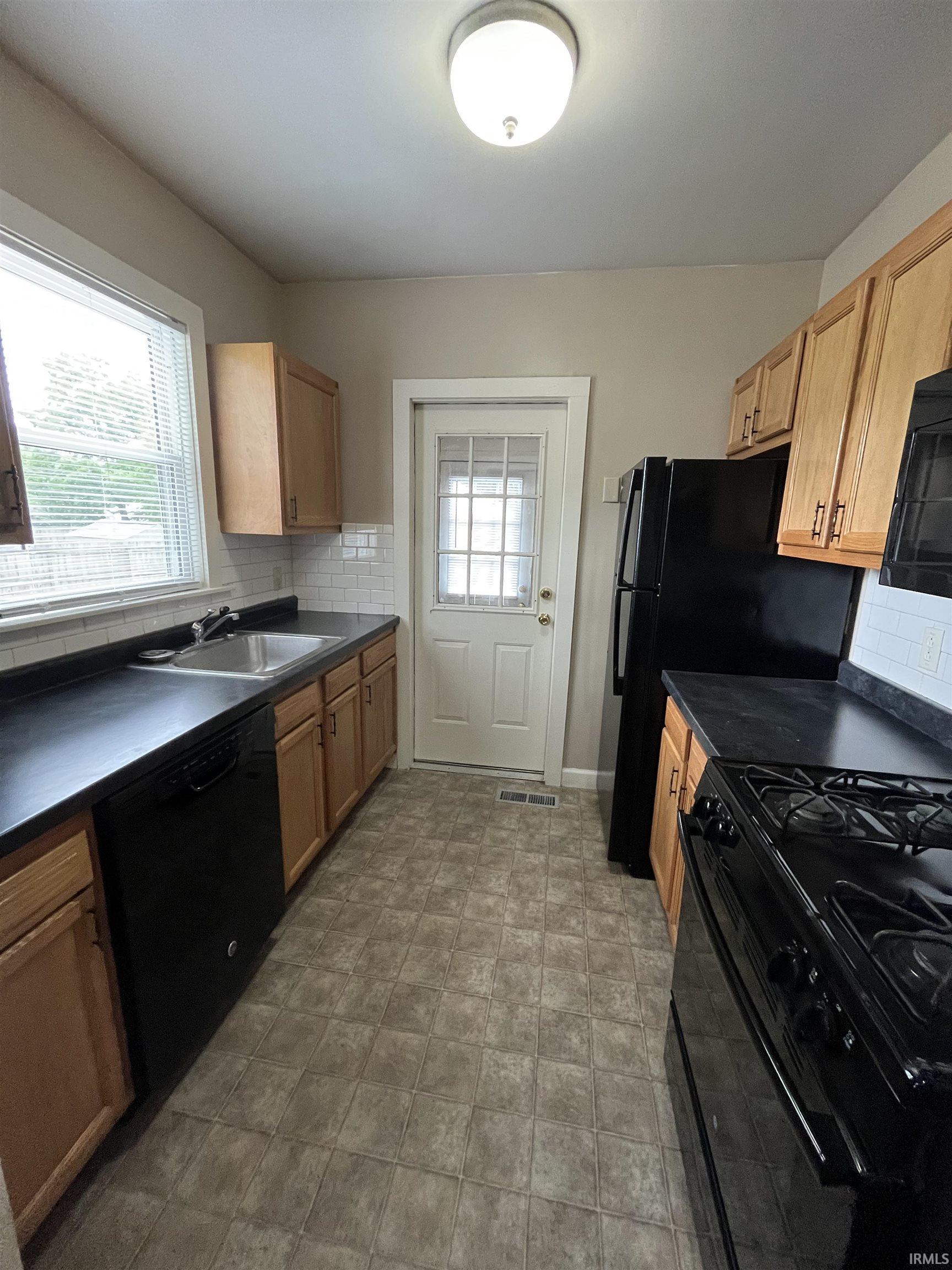 5614 Calhoun