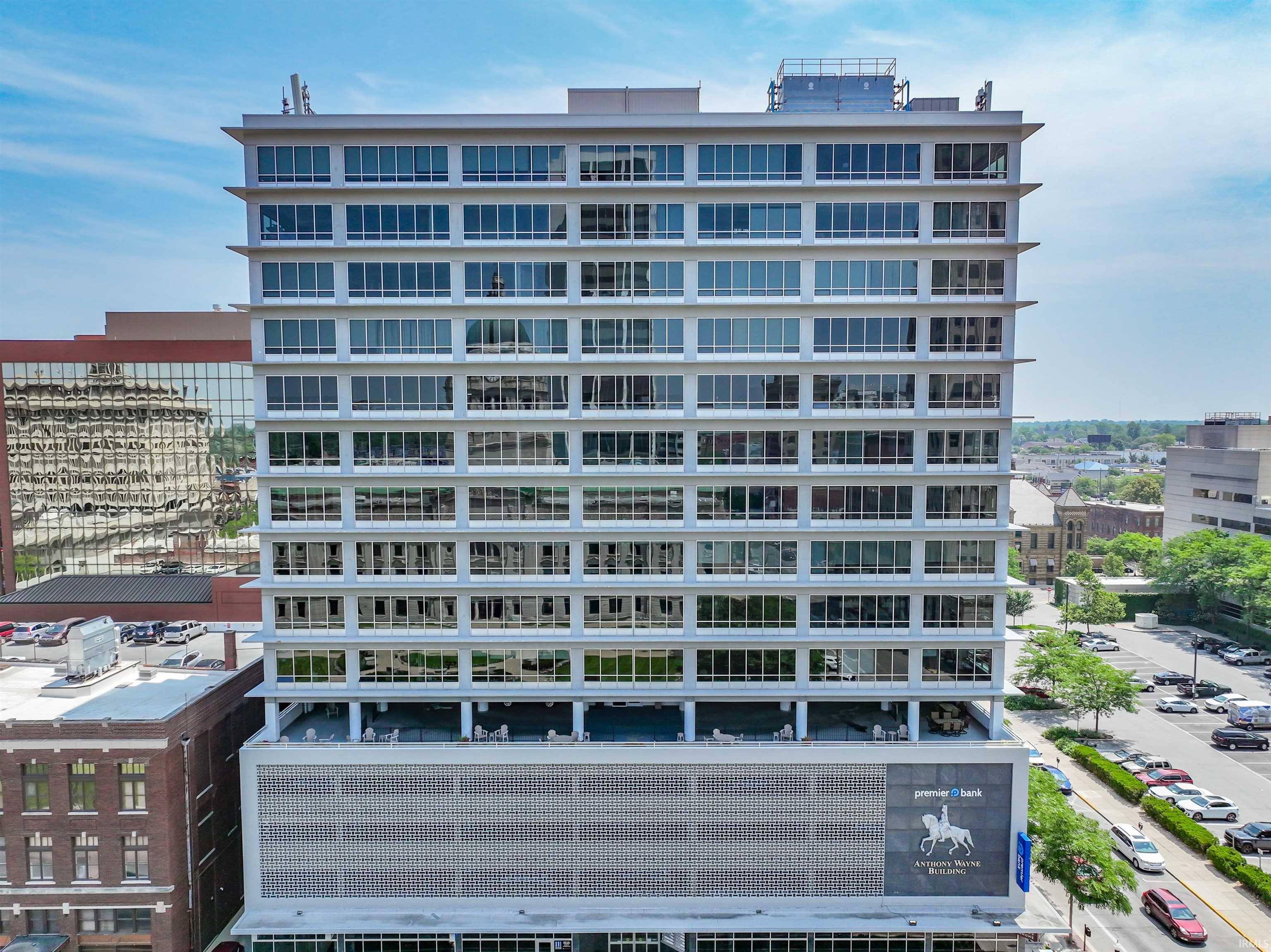 203 East Berry, Apt 901