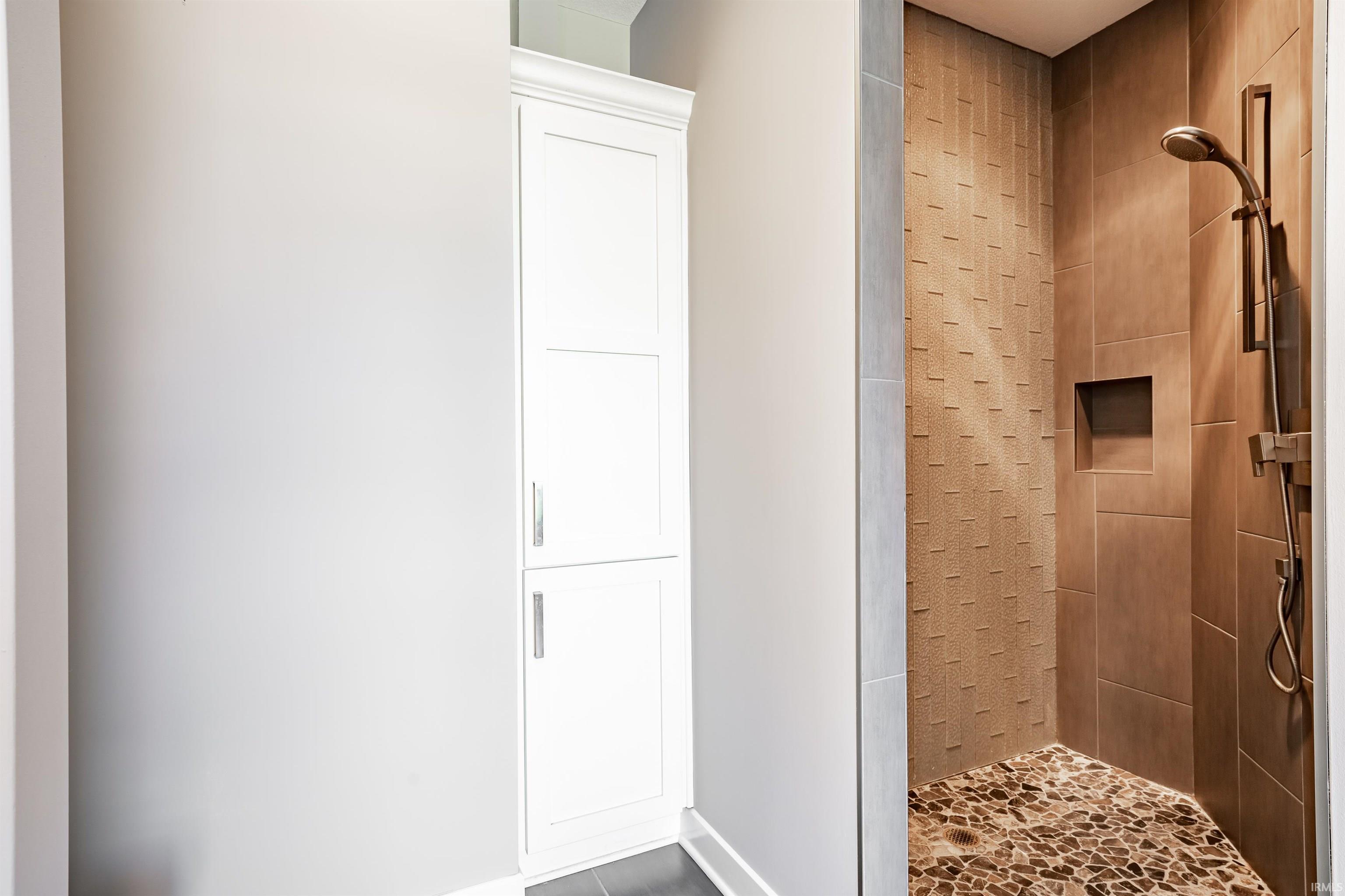 203 East Berry, Apt 901