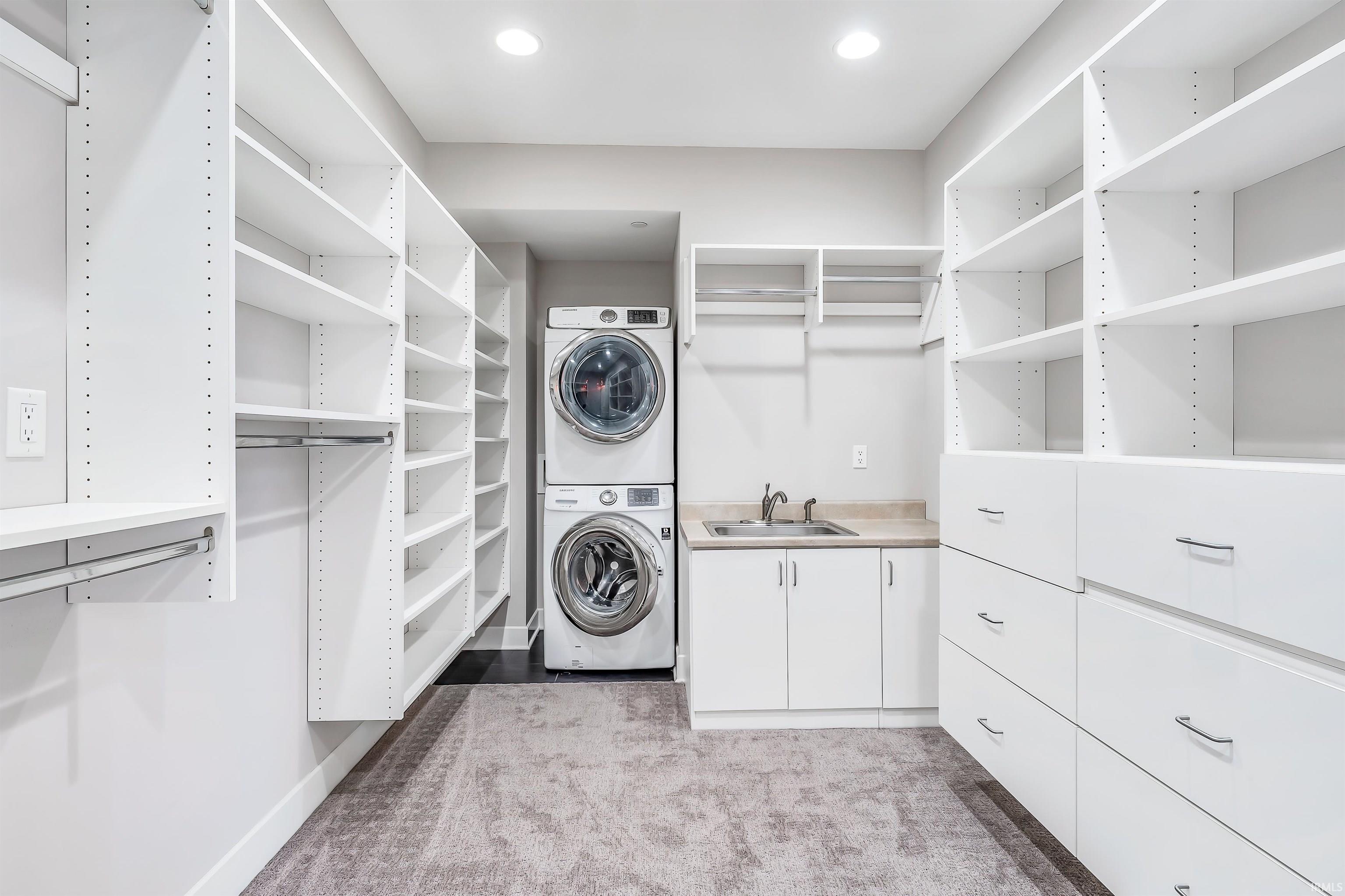203 East Berry, Apt 901