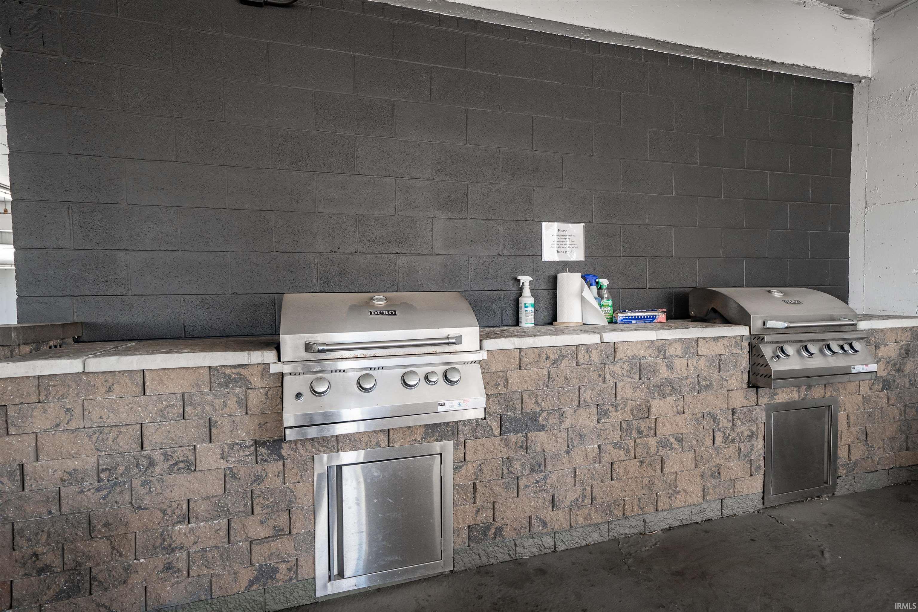 203 East Berry, Apt 901
