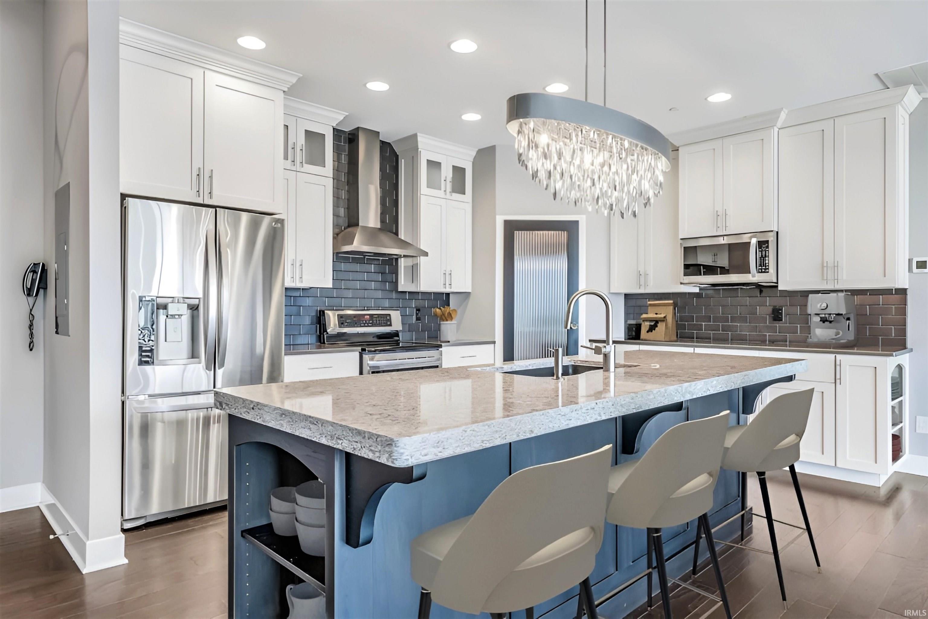 203 East Berry, Apt 901