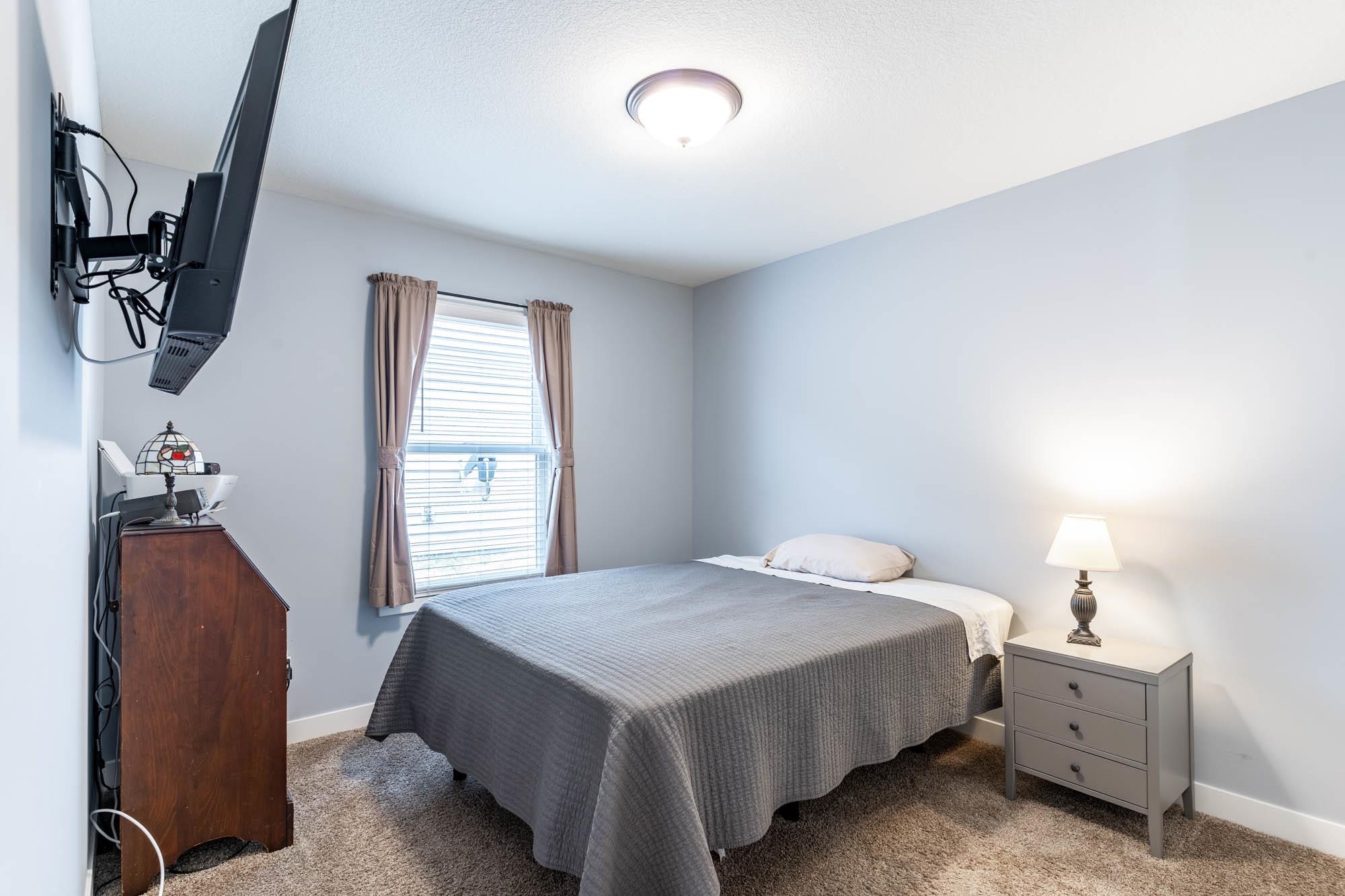 1212 Lone Oak