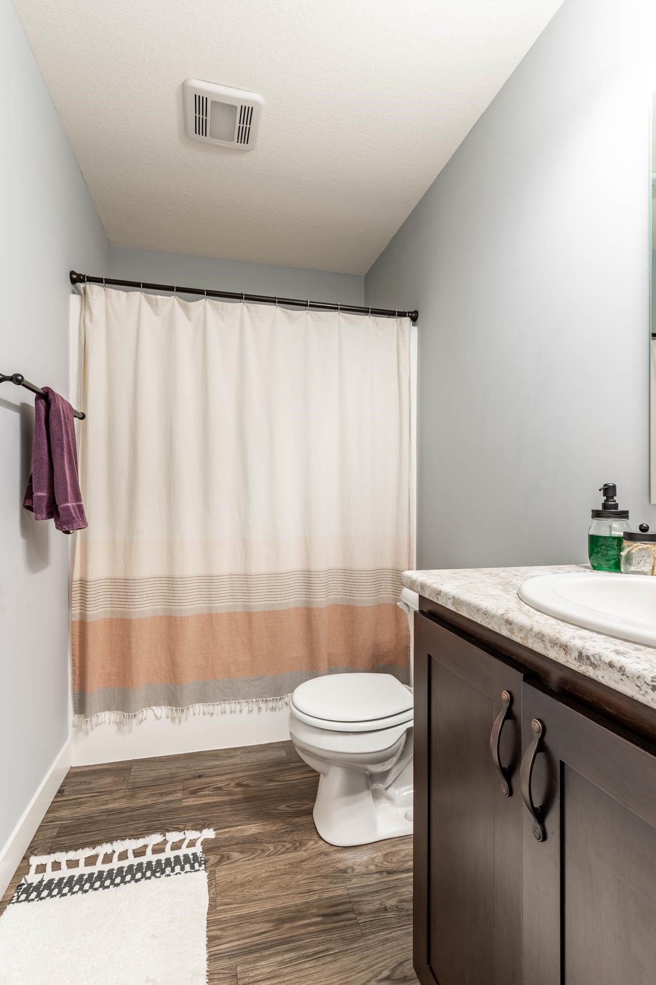 1212 Lone Oak
