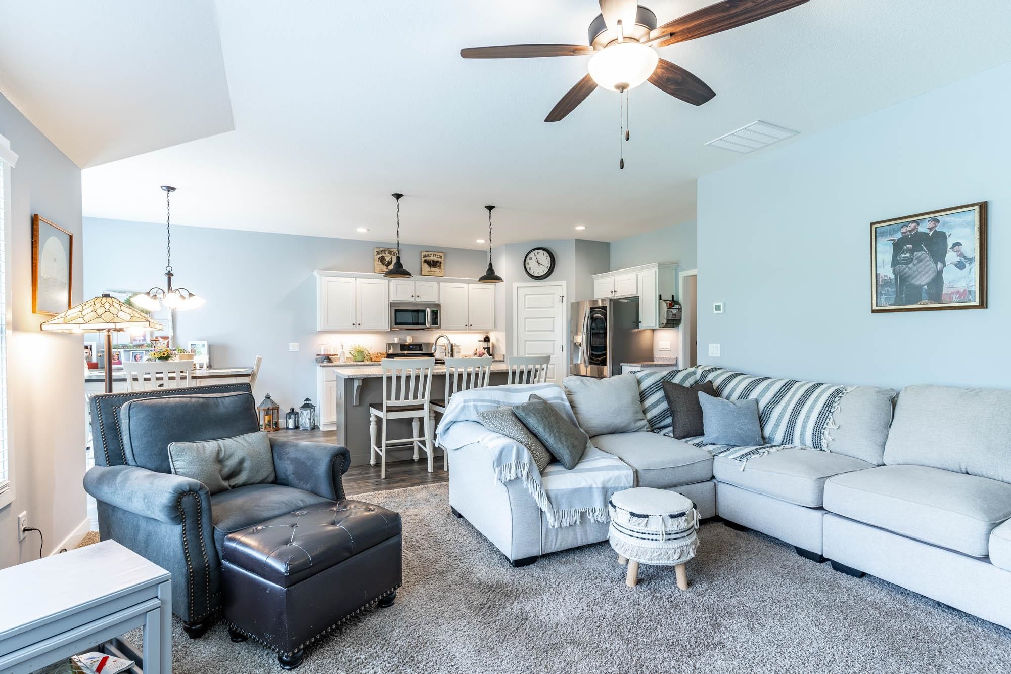 1212 Lone Oak