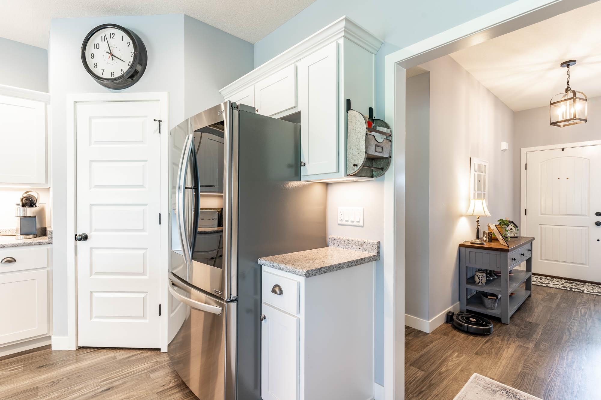 1212 Lone Oak