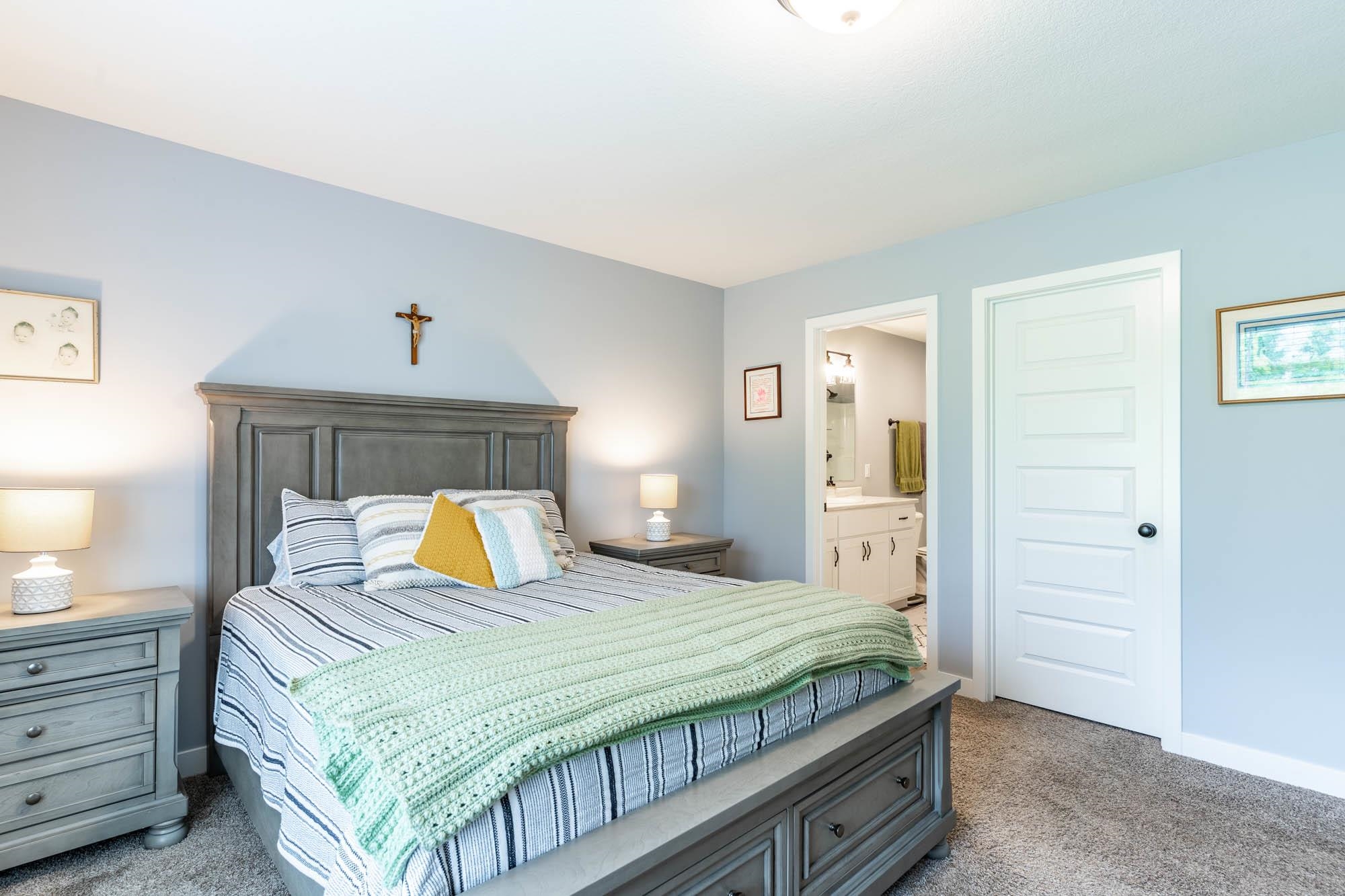 1212 Lone Oak