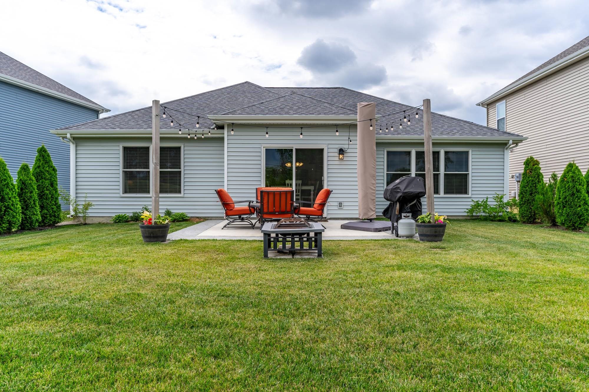1212 Lone Oak